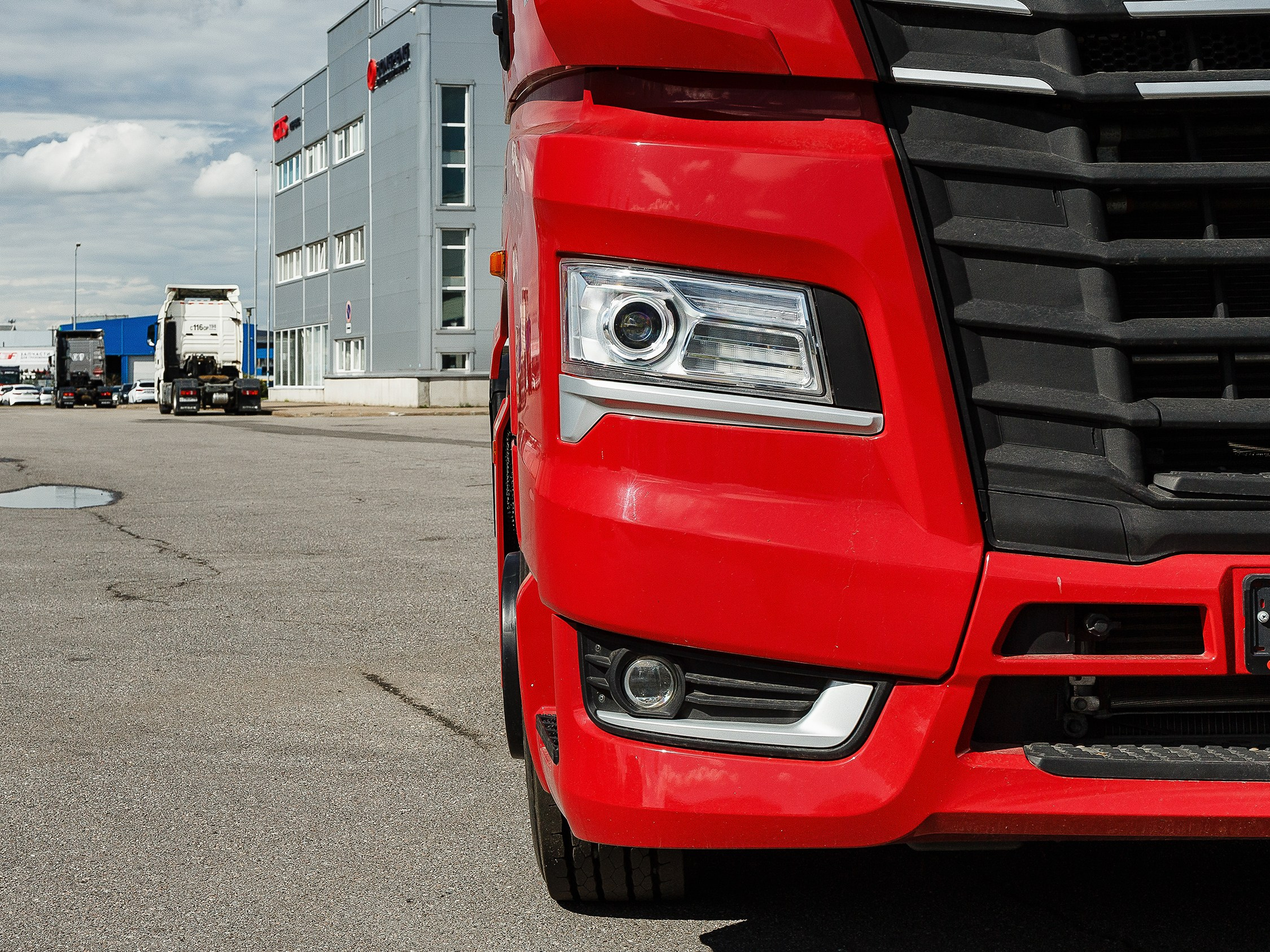 Автомобильный фотограф в СПб. Репортажная фотосъёмка в Санкт-Петербурге. Фотограф на мероприятие: выставки, презентации, автогонки. Фото для сайта, отчётов и публикации в сми. Профессиональный фотограф Сергей Пушкин. Промышленная фотосъёмка. Автопром. Фотосъёмка авто и спецтехники. Профессиональные фото большегрузов.