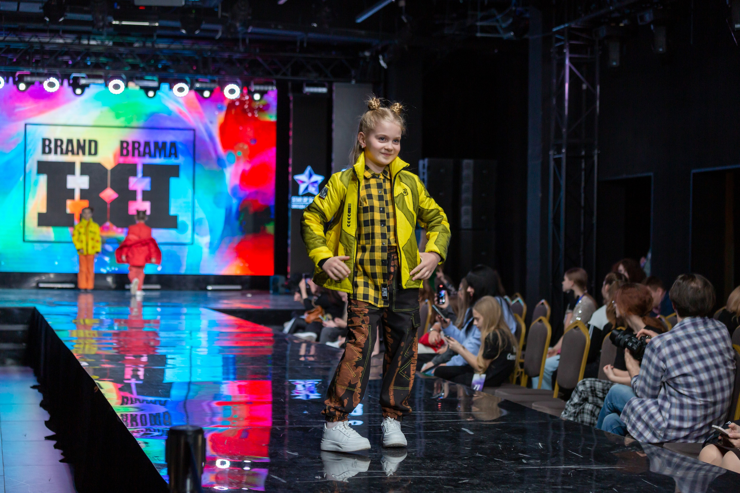 Звезда галактики. Яровит Холл. Репортажный, семейный, свадебный, портретный фотограф