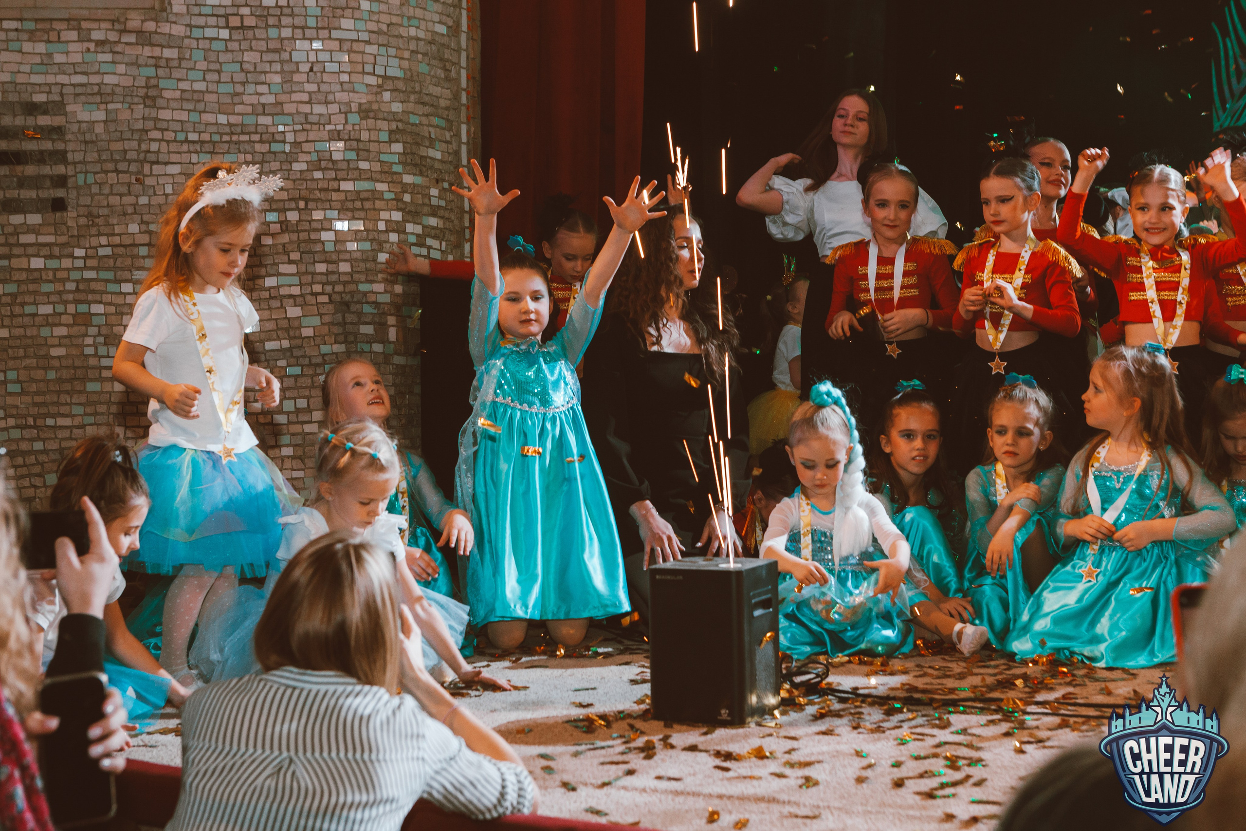 КОСМИЧЕСКОЕ НОВОГОДНЕЕ ПУТЕШЕСТВИЕ «CHEER LAND». Репортажный, семейный, свадебный, портретный фотограф