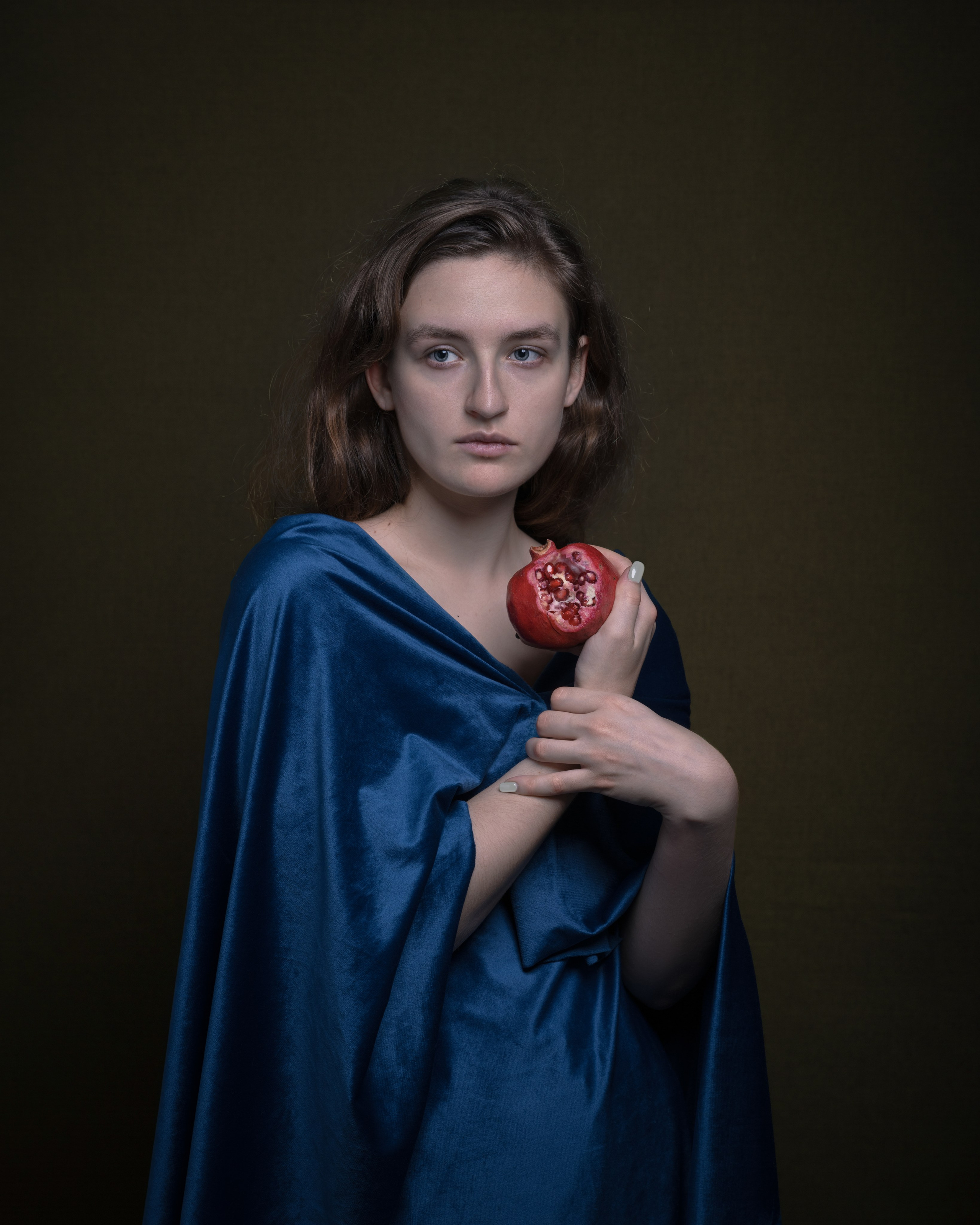 Арина — моя муза с ясными глазами и мешком терпения. Благодарю её за всё, чему она меня научила, за терпение, смелость быть собой даже в самых странных экспериментах.