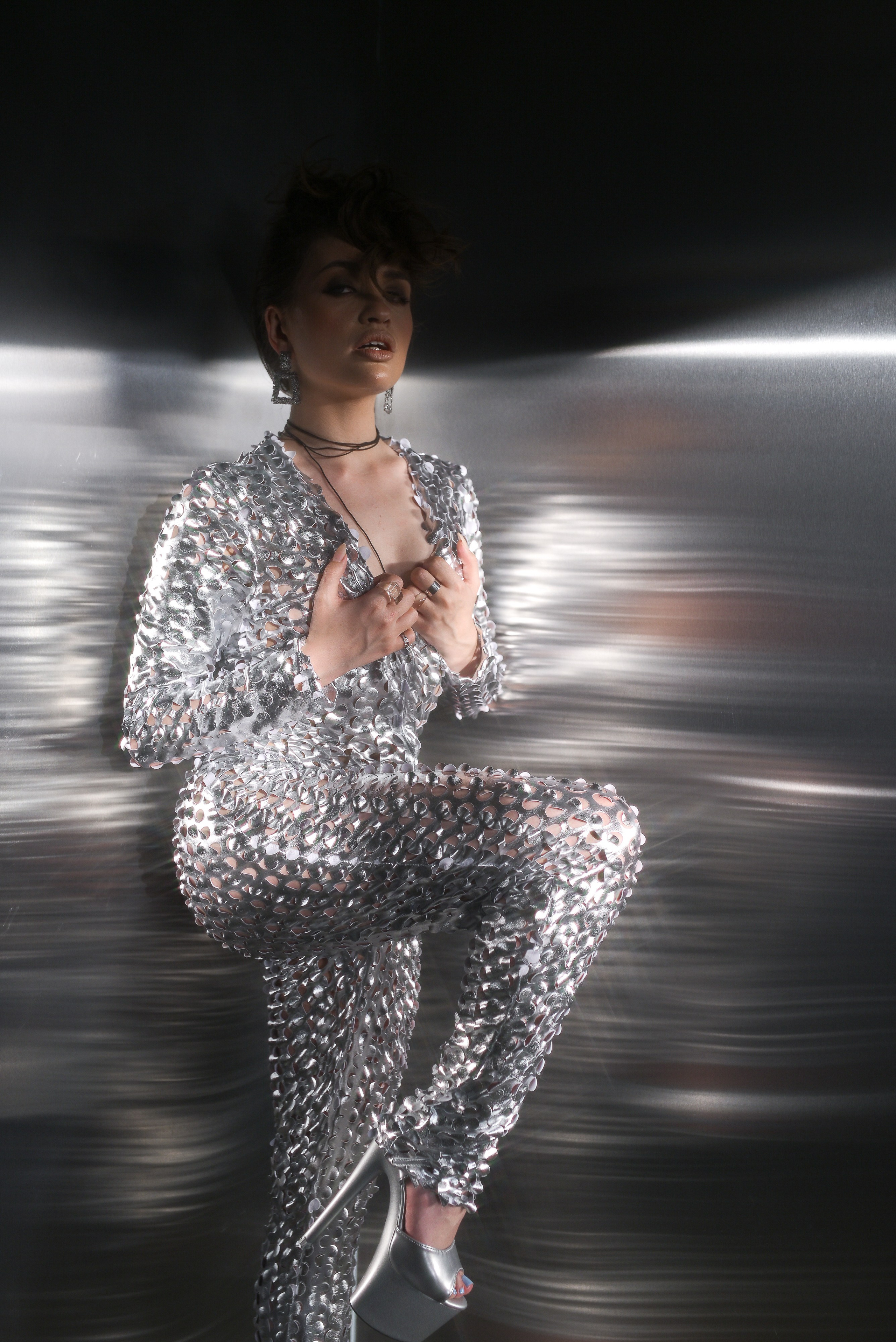 Съёмка в фотостудии Base, серебристая стена. Semerlina.ru