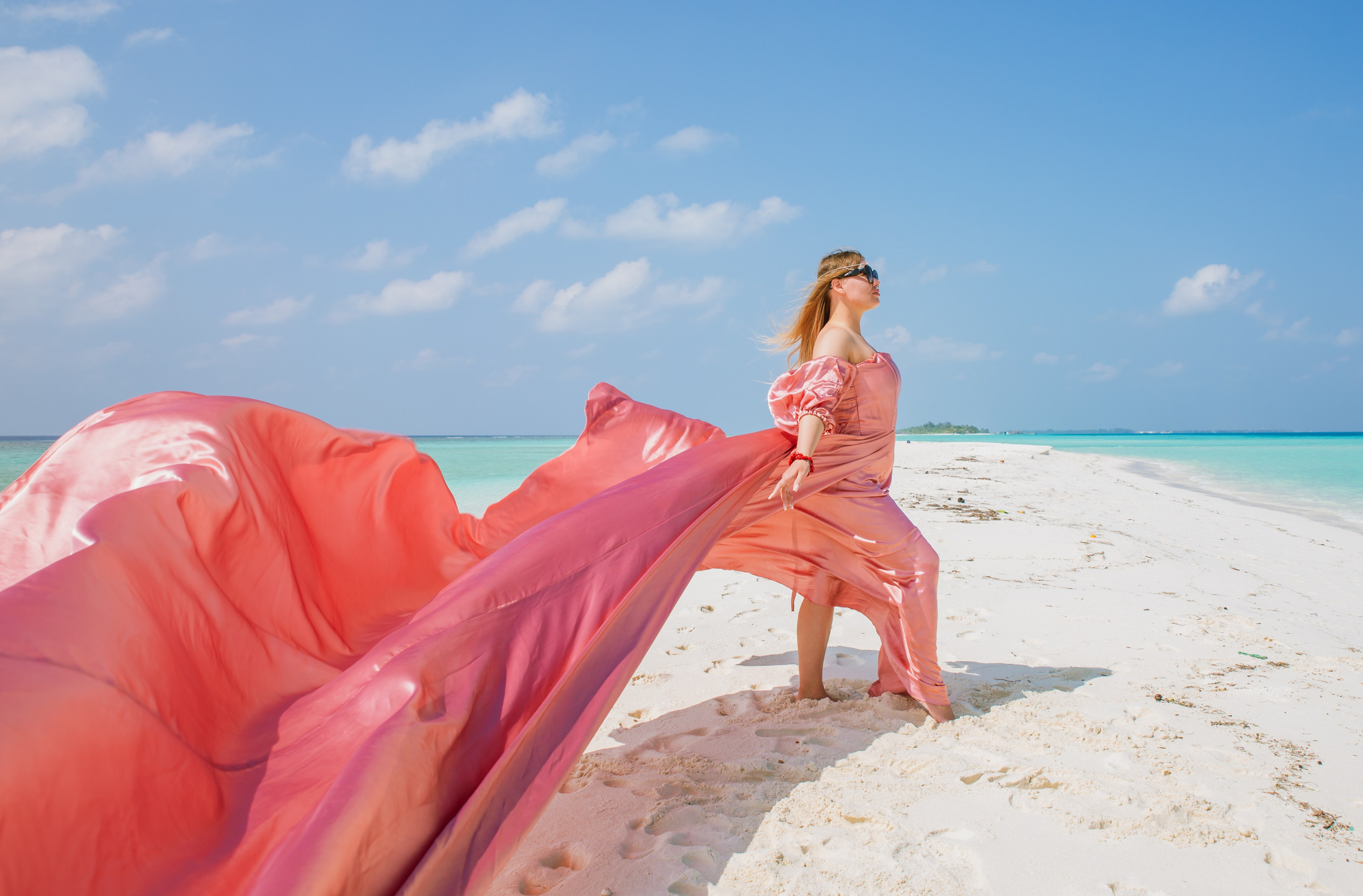 Летящие платья. Photographer in Maldives