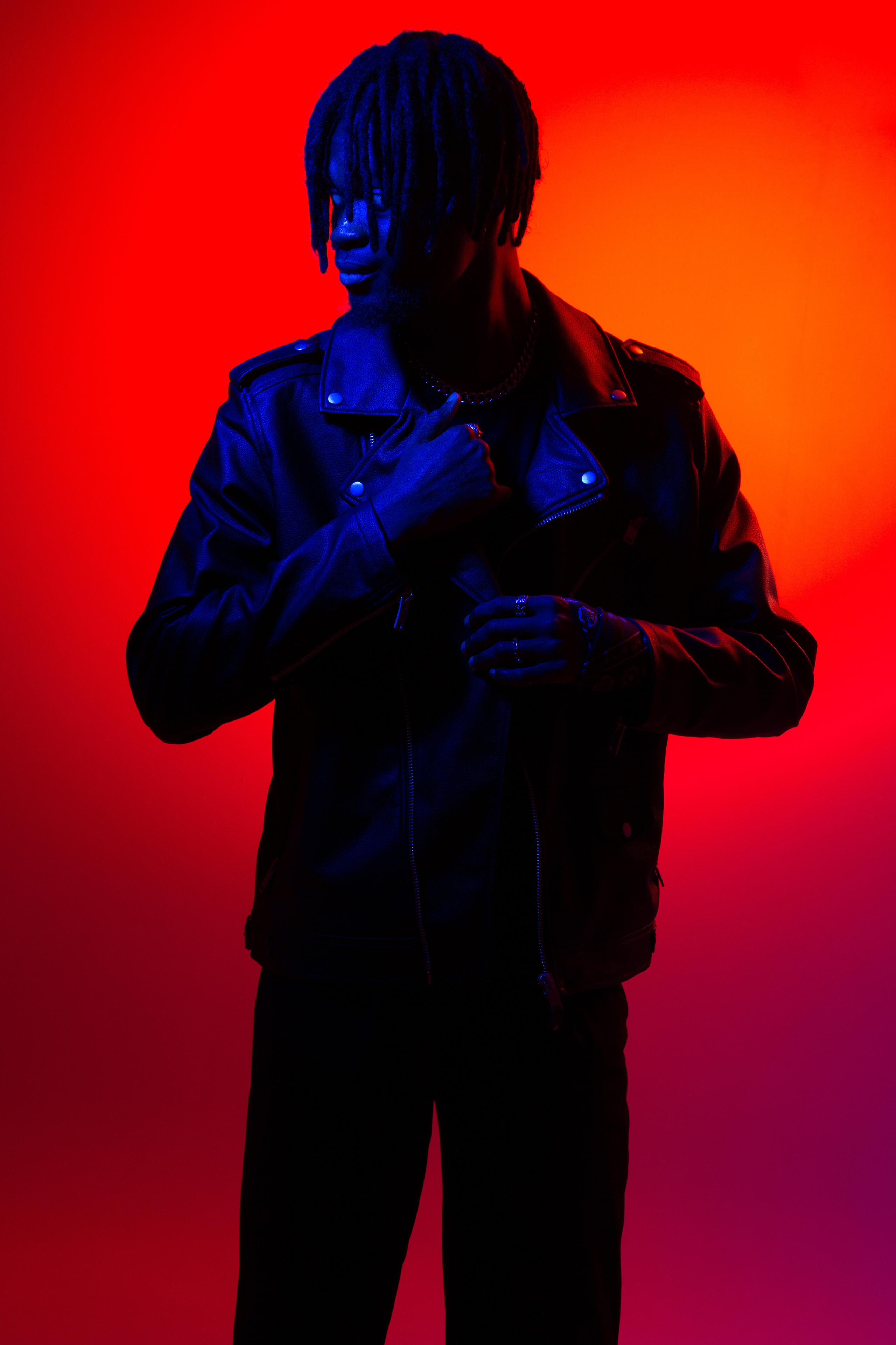 Мужской портрет с цветными фильтрами. Фотограф Екатерина Голицына