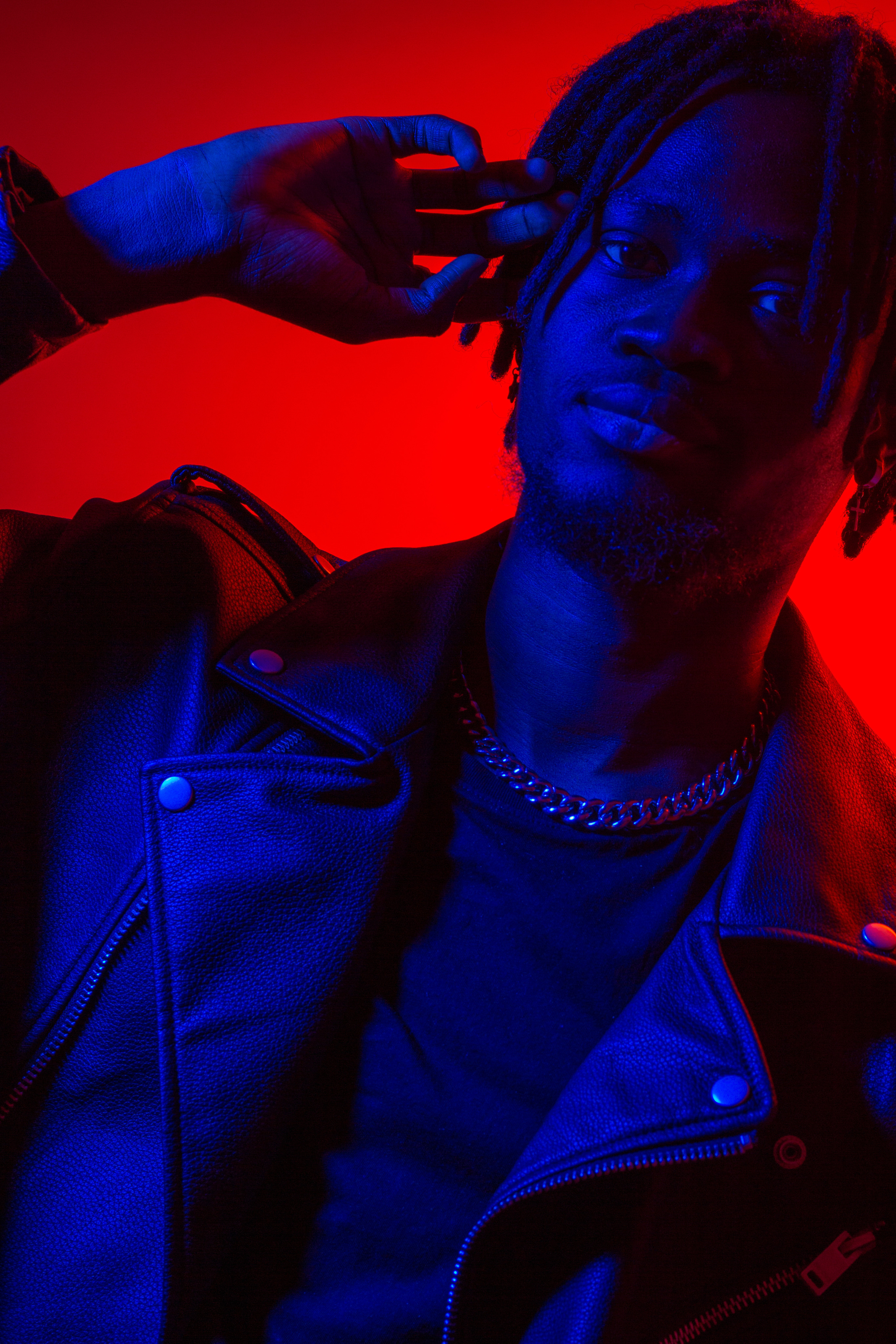 Мужской портрет с цветными фильтрами. Фотограф Екатерина Голицына