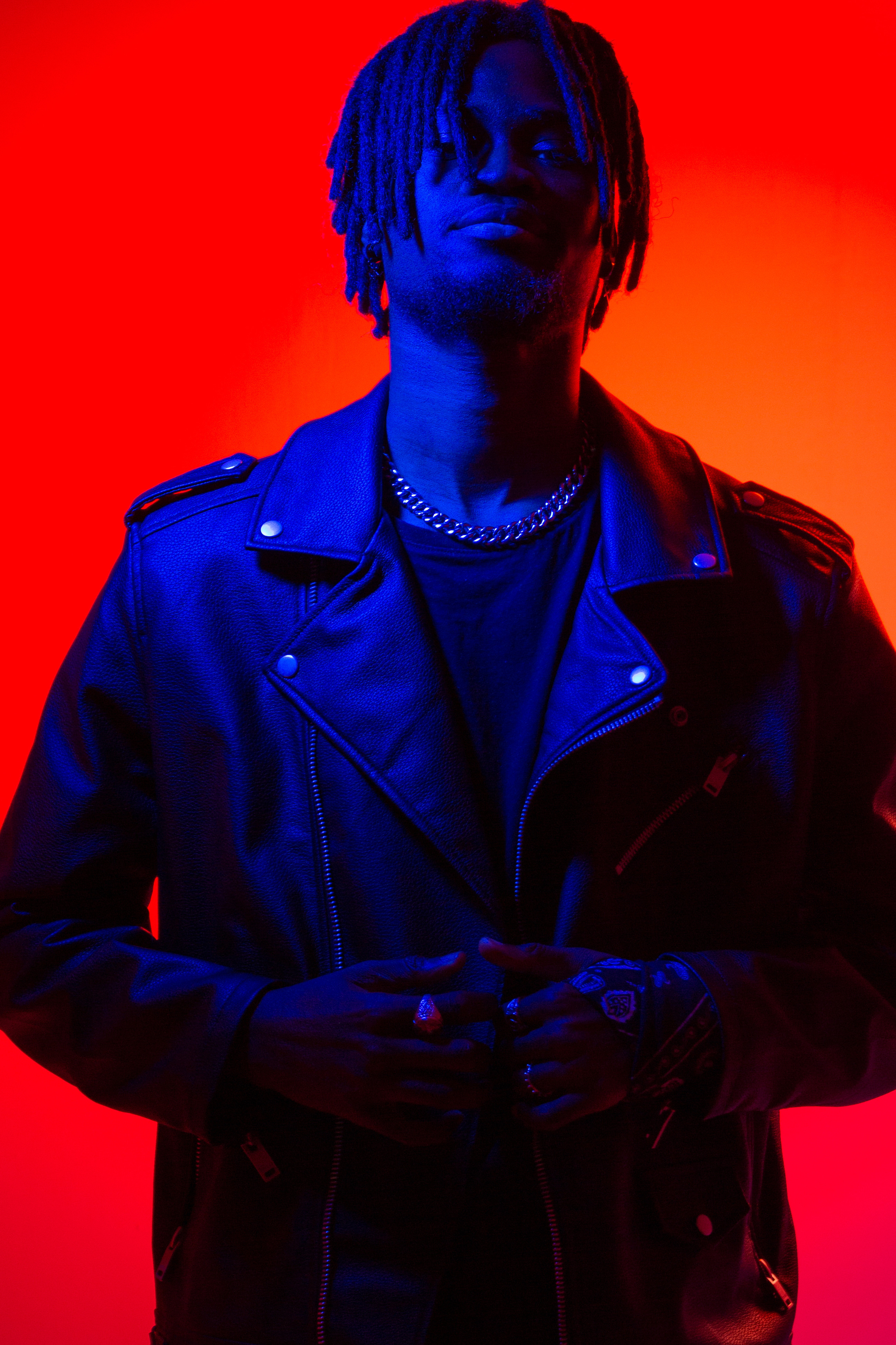 Мужской портрет с цветными фильтрами. Фотограф Екатерина Голицына