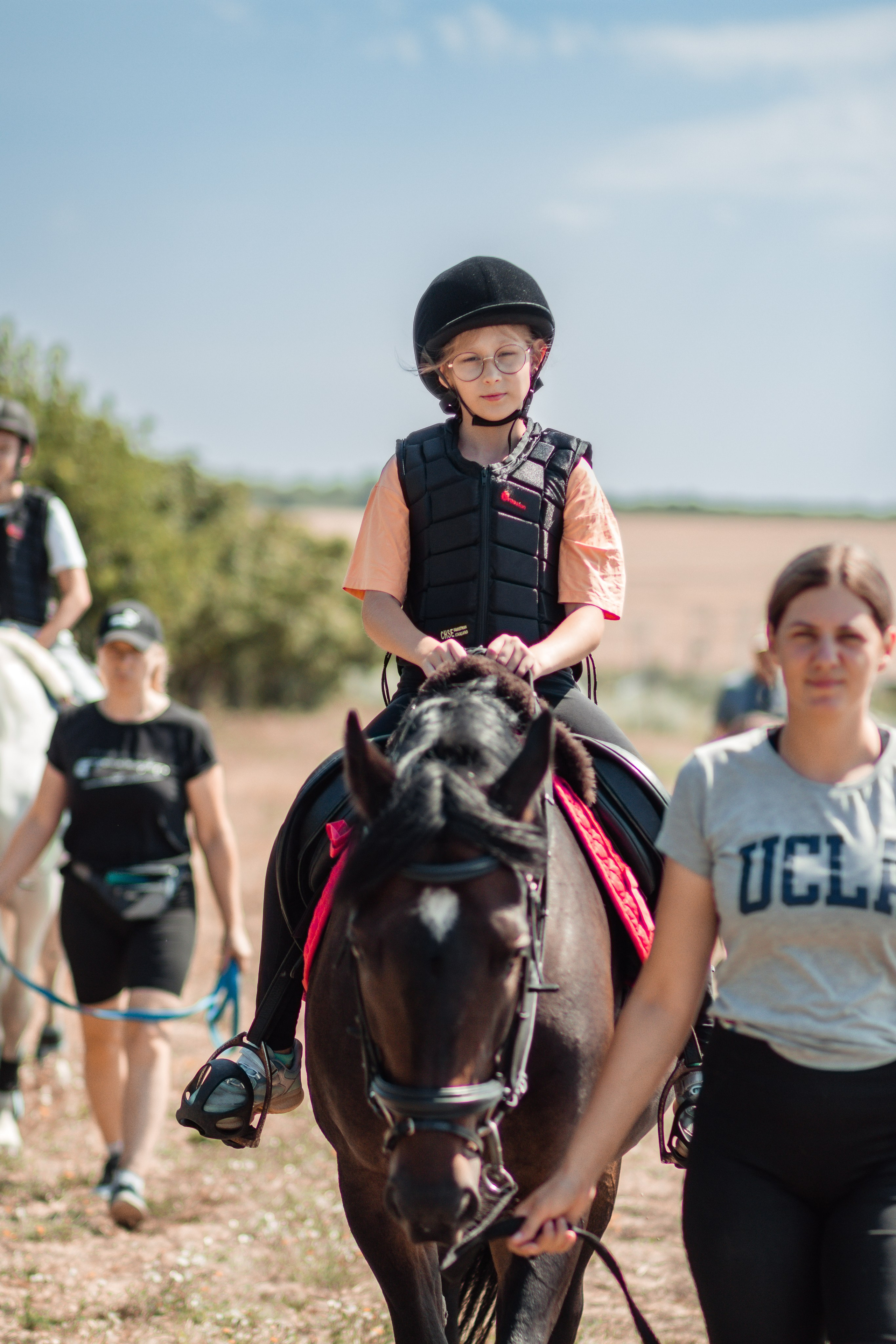 Выезды в поля на лошади