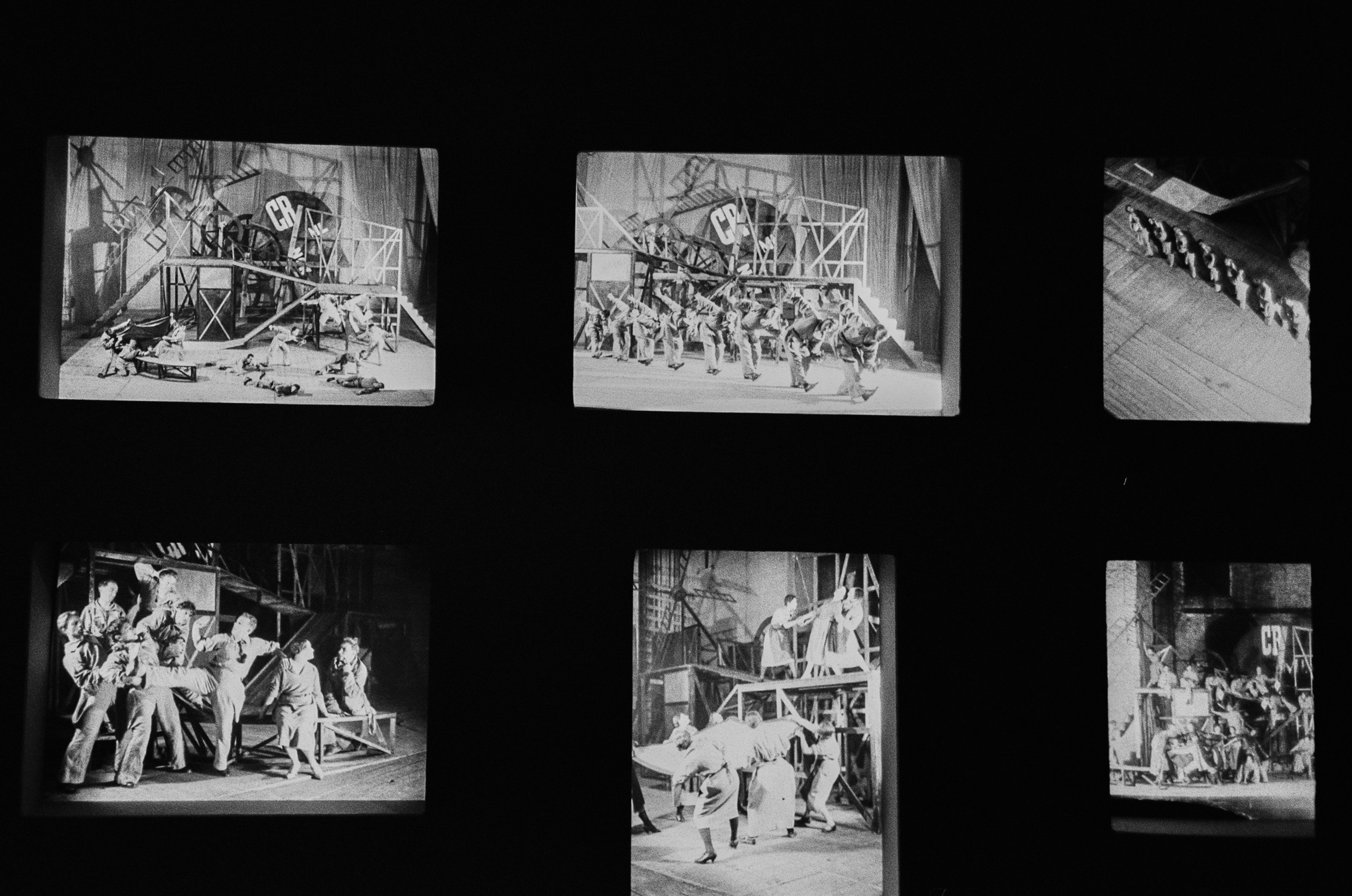 Центр Зотов / выставка От утопии к театру (Мейерхольд) / Cosina CX-1