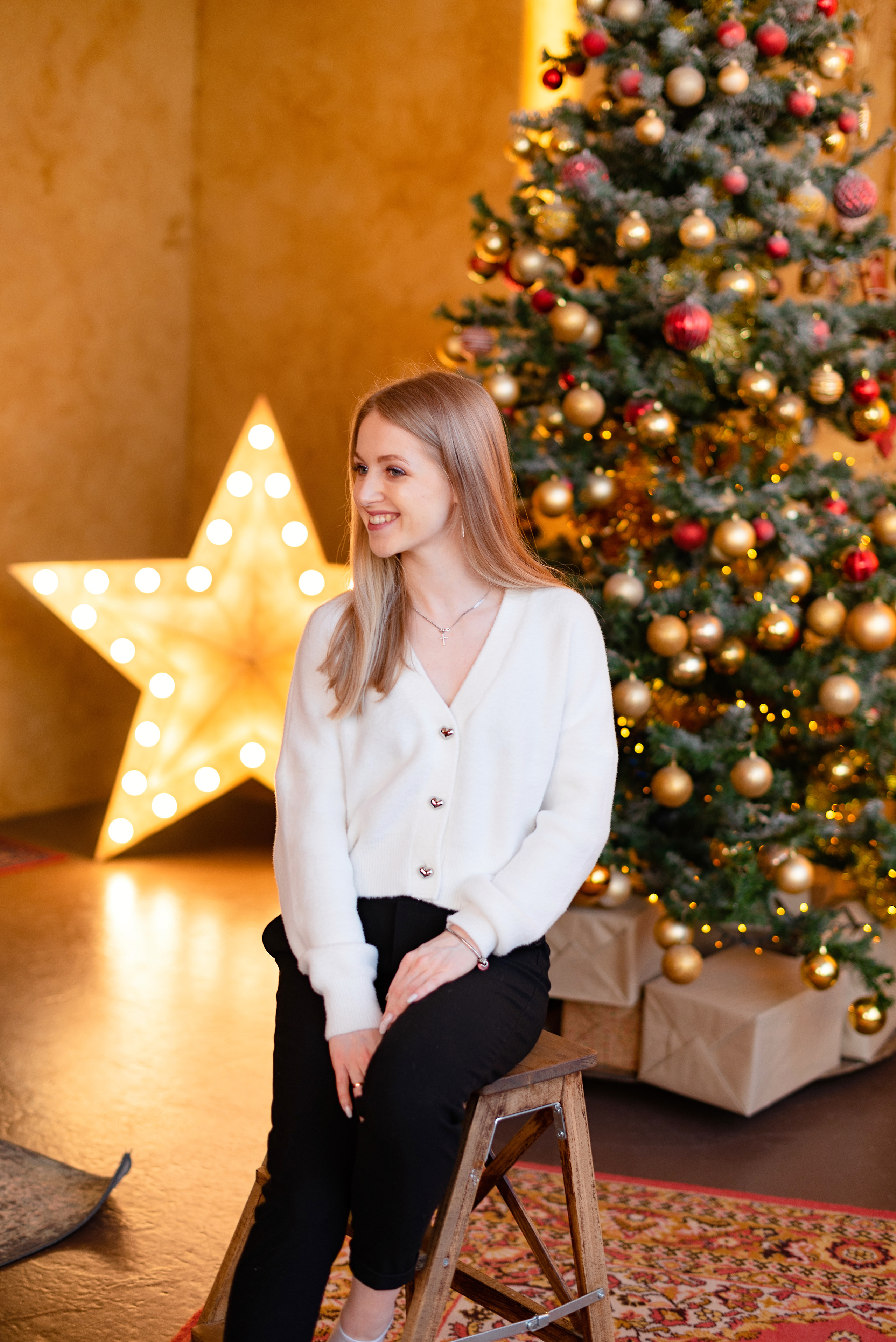 Семейная фотосессия в фотостудии Питер, 1 зал. Детский и семейный фотограф в Сургуте и Нефтеюганске Анна Старцева