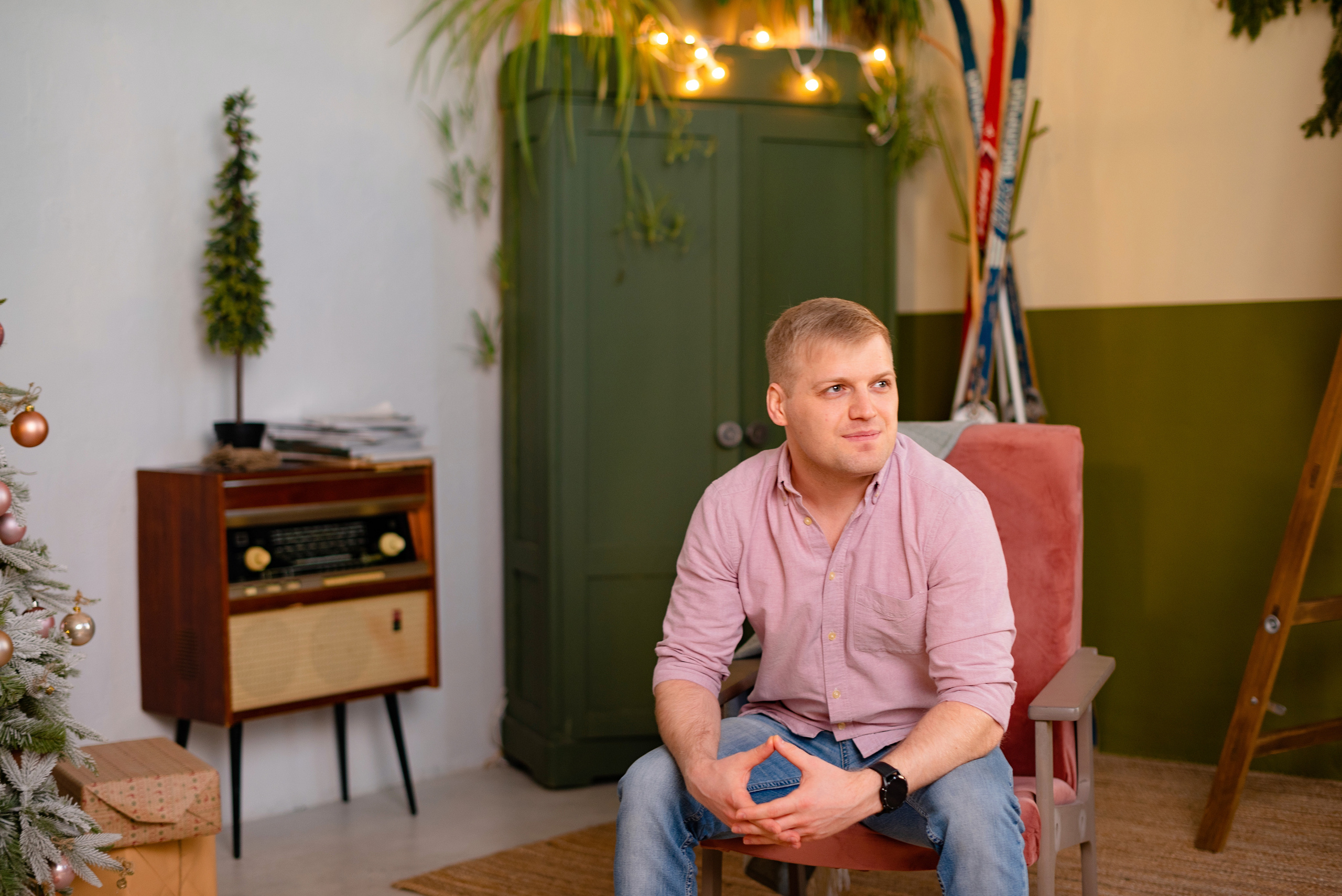 Семейная фотосессия в фотостудии Питер, 1 зал. Детский и семейный фотограф в Сургуте и Нефтеюганске Анна Старцева