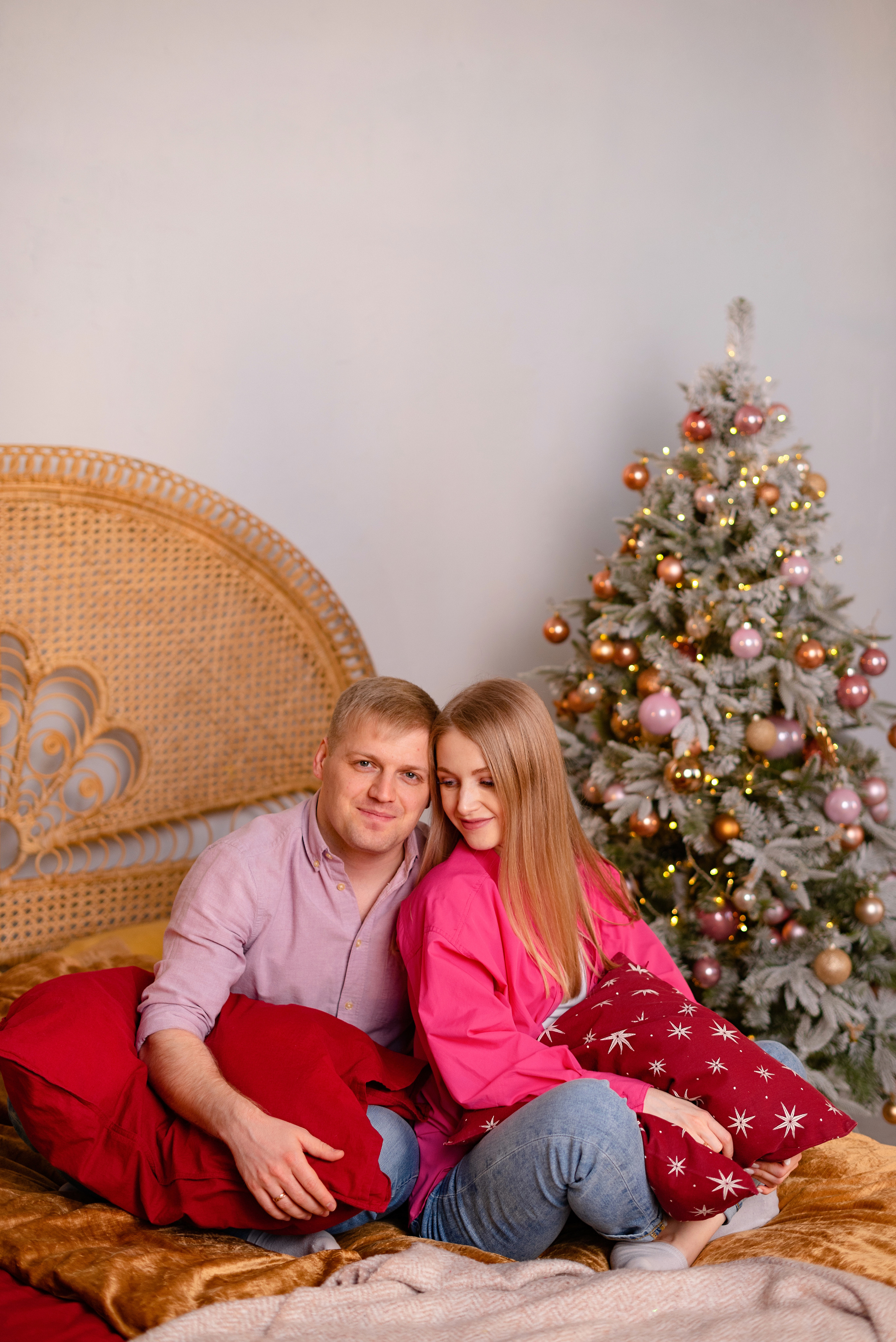 Семейная фотосессия в фотостудии Питер, 1 зал. Детский и семейный фотограф в Сургуте и Нефтеюганске Анна Старцева