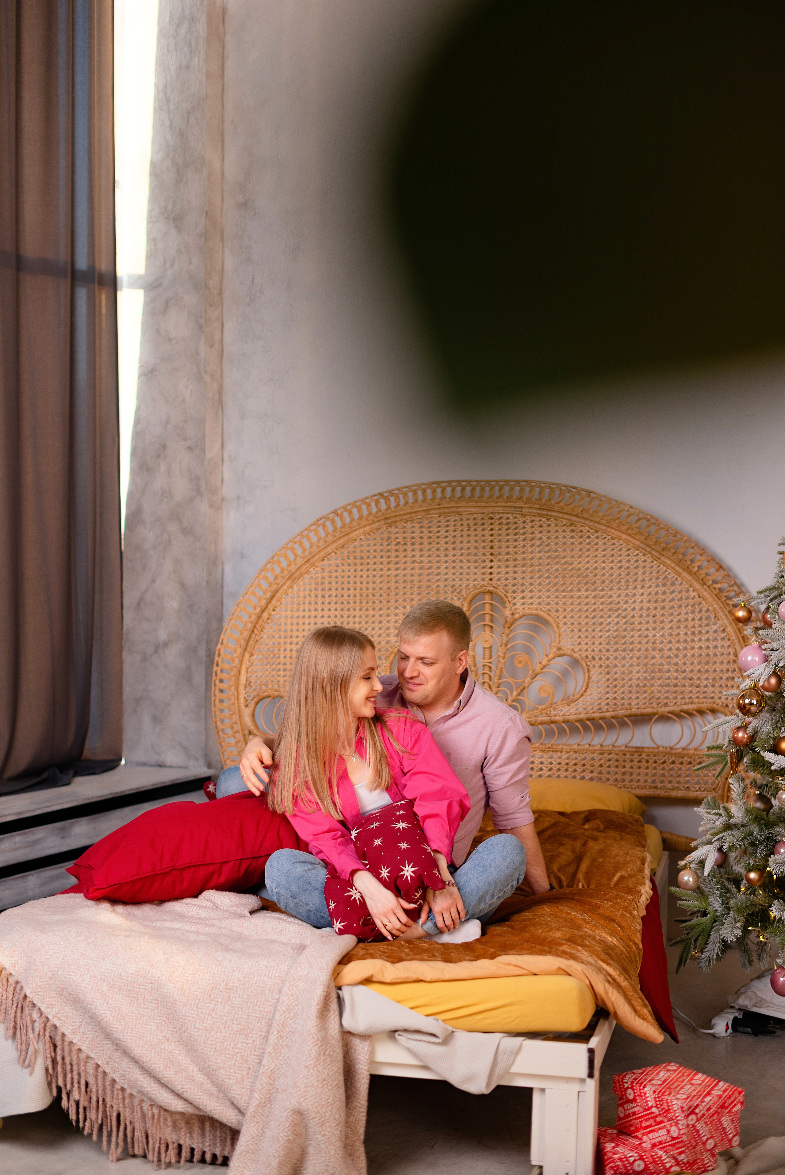 Семейная фотосессия в фотостудии Питер, 1 зал. Детский и семейный фотограф в Сургуте и Нефтеюганске Анна Старцева