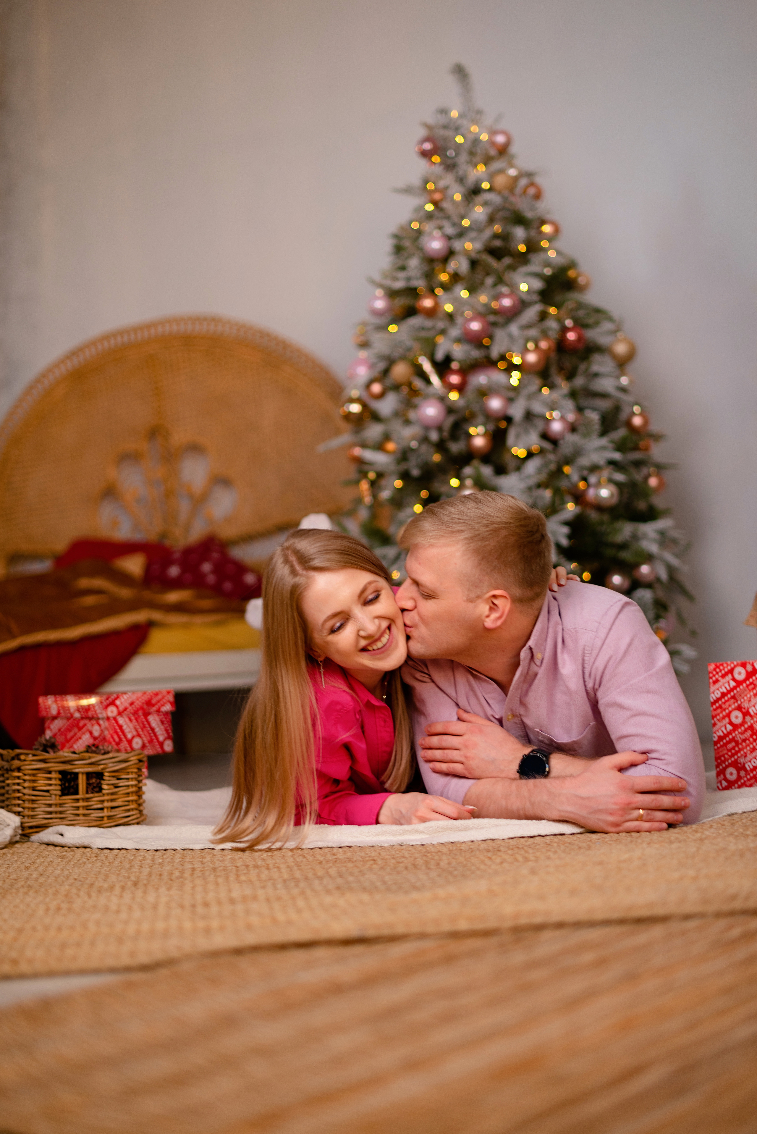 Семейная фотосессия в фотостудии Питер, 1 зал. Детский и семейный фотограф в Сургуте и Нефтеюганске Анна Старцева