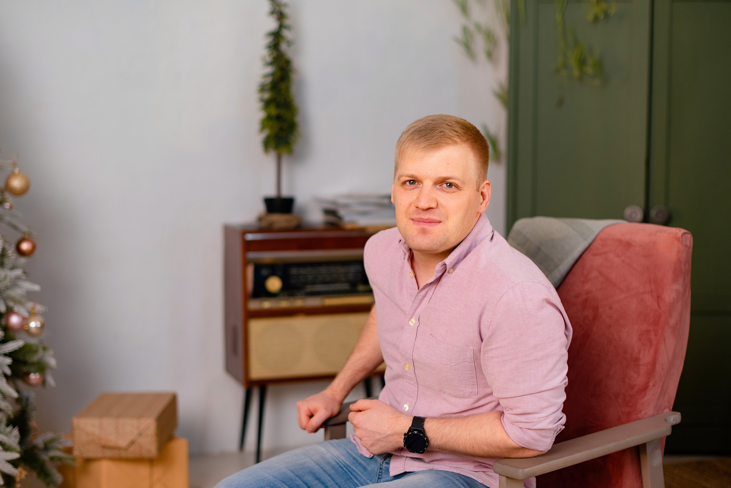 Семейная фотосессия в фотостудии Питер, 1 зал. Детский и семейный фотограф в Сургуте и Нефтеюганске Анна Старцева