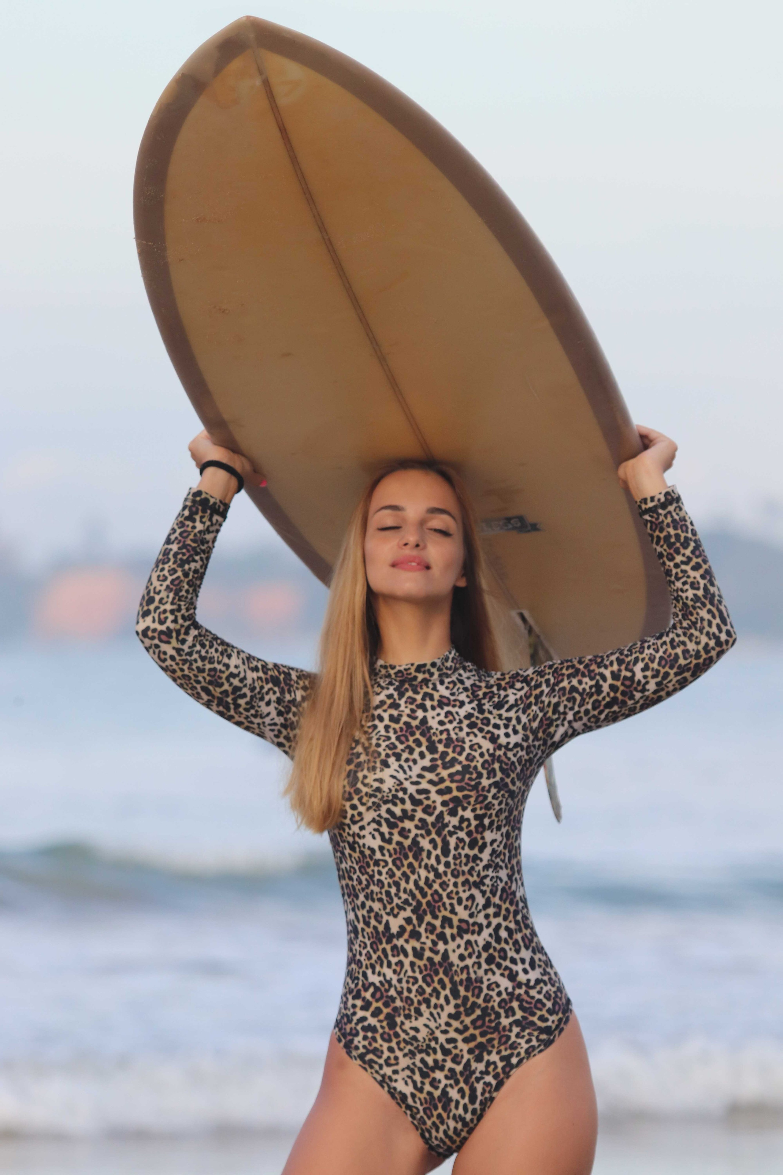 Сексуальная серф-фотосессия в Велигаме | Девушка на волнах. Фотограф на Шри-Ланке