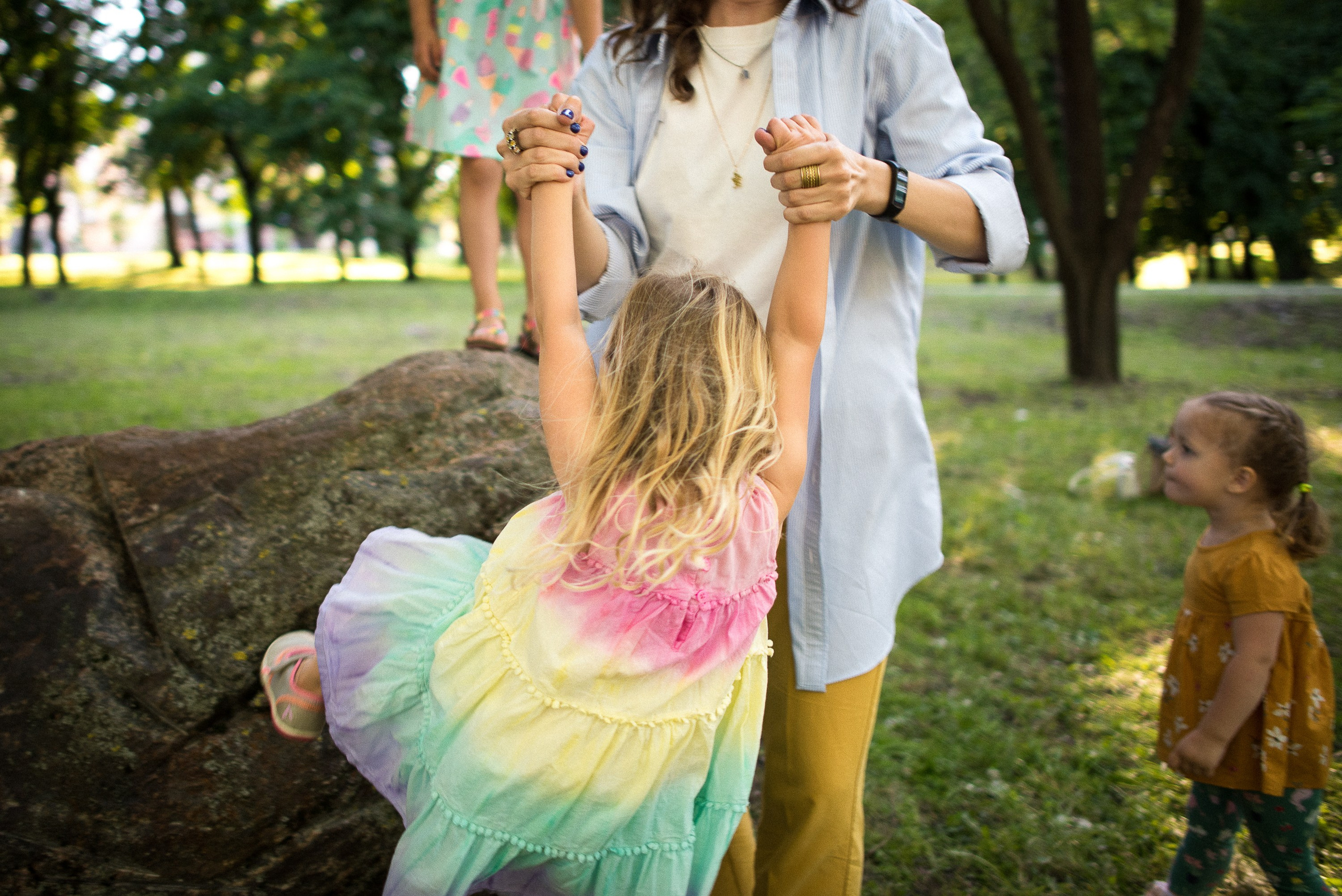 Park Family Walk. Documentary family photography in Barcelona and beyond