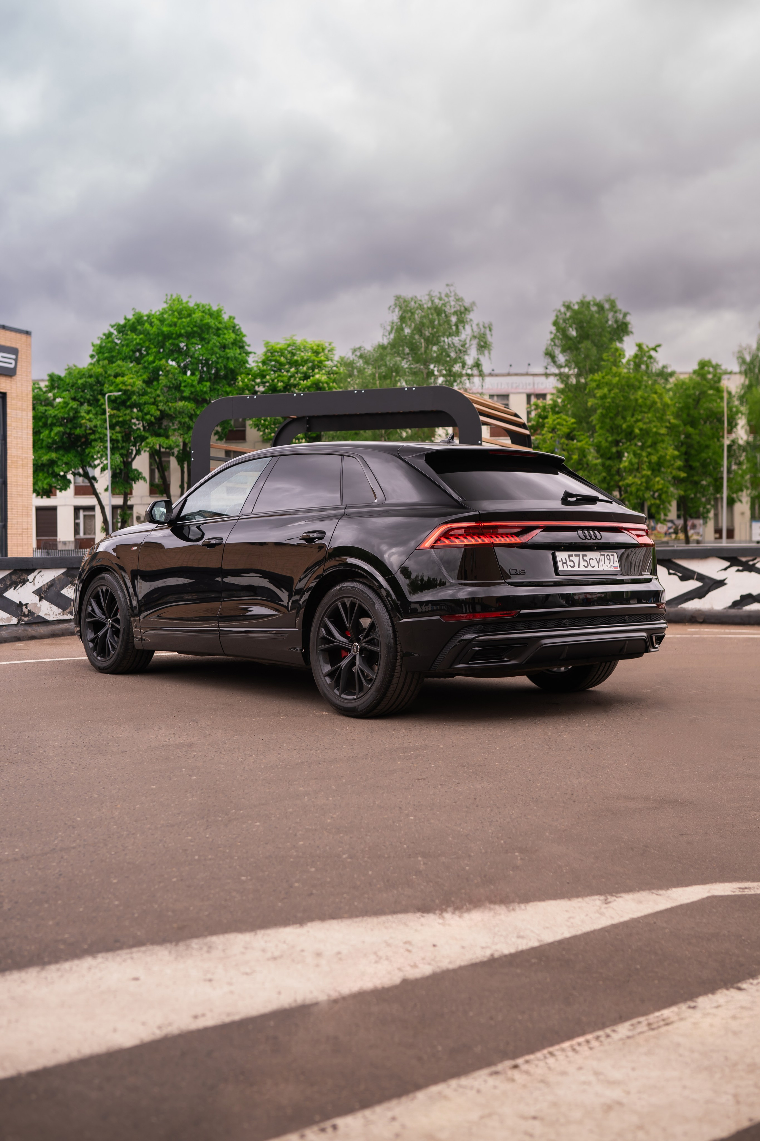 Audi Q8. Mirllaev