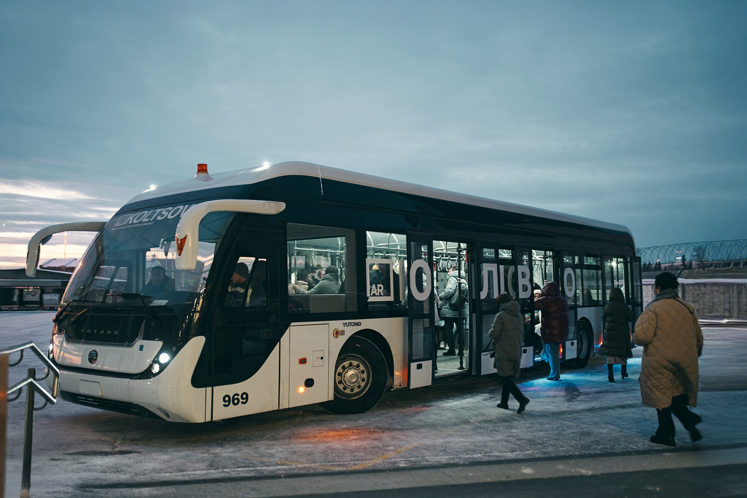 Презентация в самолёте. Фотограф Слава Кайгородов