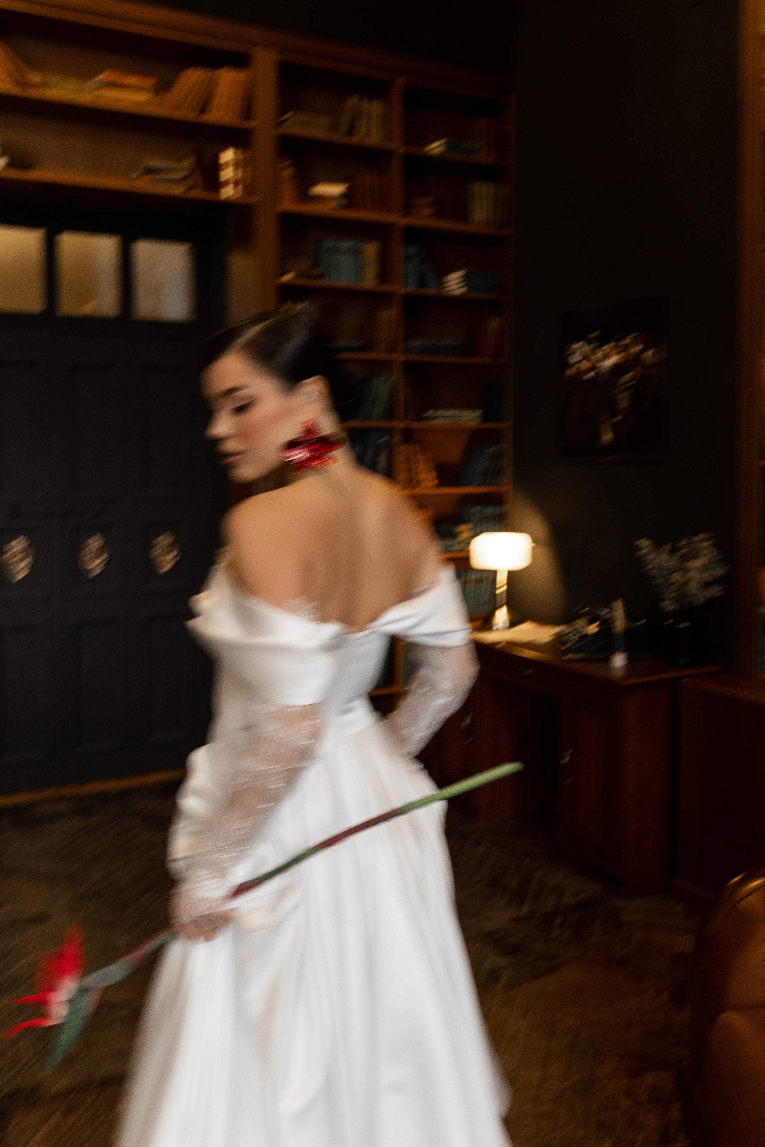 Анна. Я Ира и я фотографирую свадьбы более 10 лет