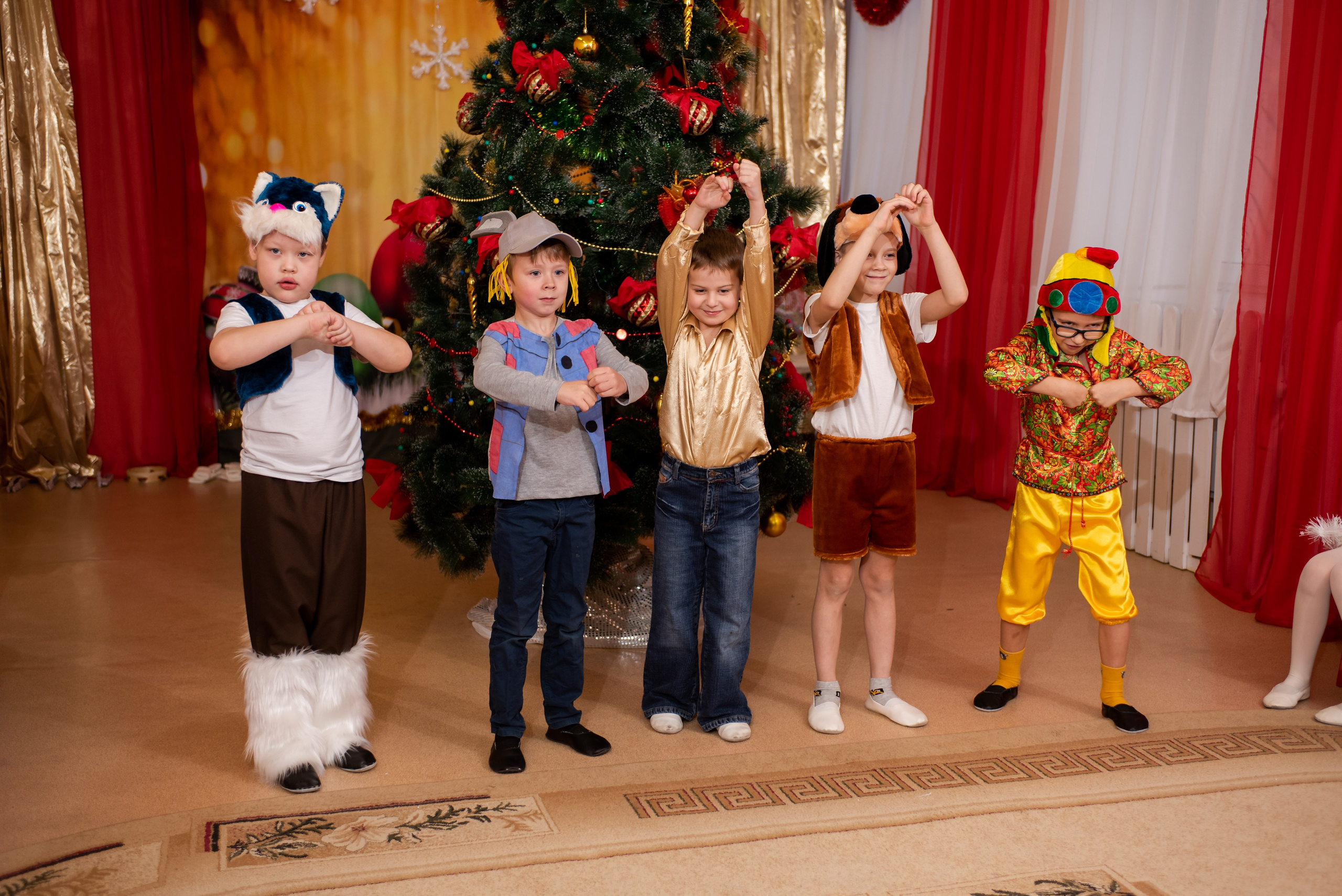 Новогодний утренник в детском саду 276. Выпускные альбомы в Севастополе, Крыму и Екатеринбурге