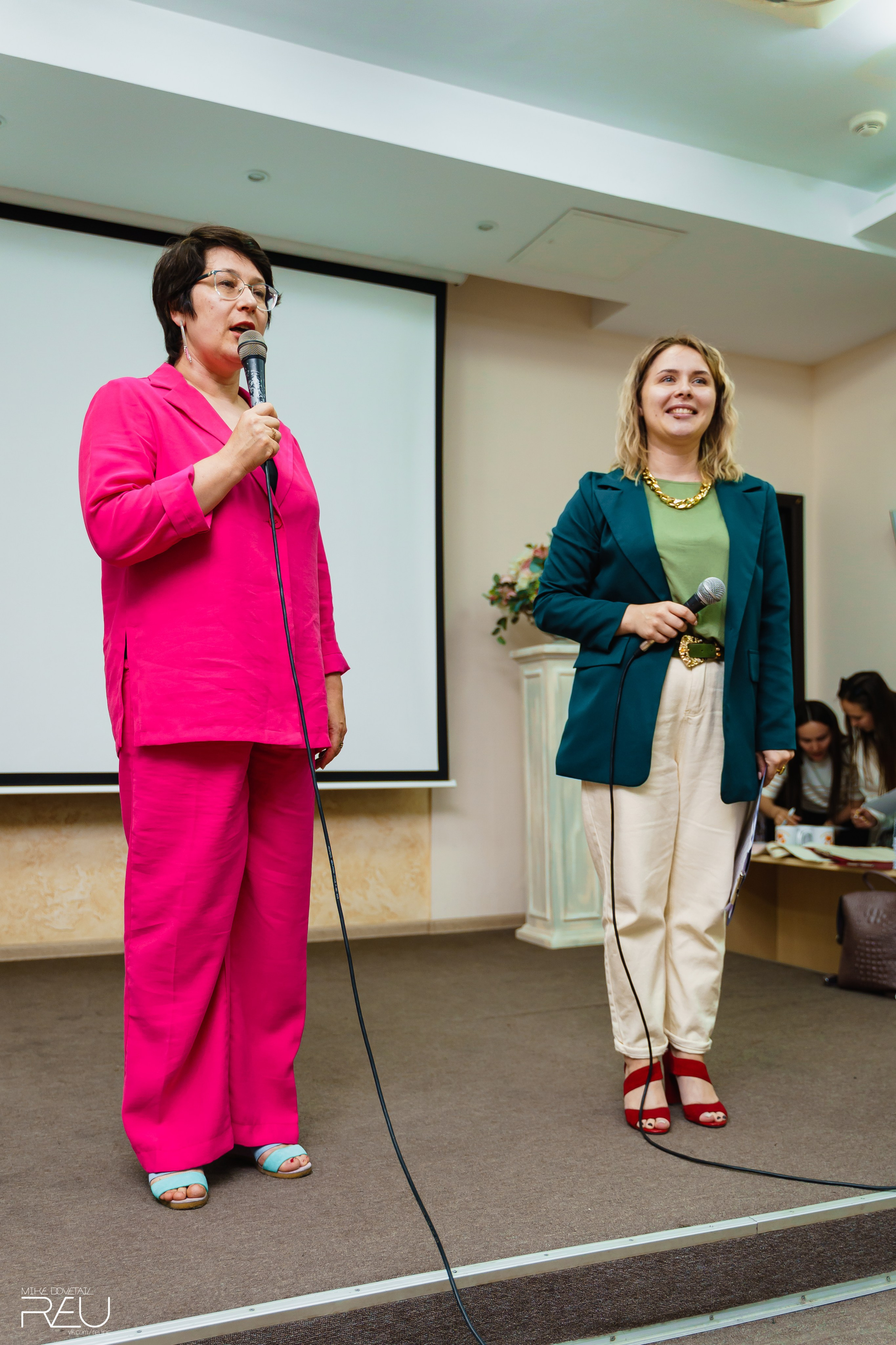 ВЫПУСКНОЙ ШКОЛЫ «Язык Для Успеха» 2023. Mike Dovetail | Портретный и репортажный фотограф