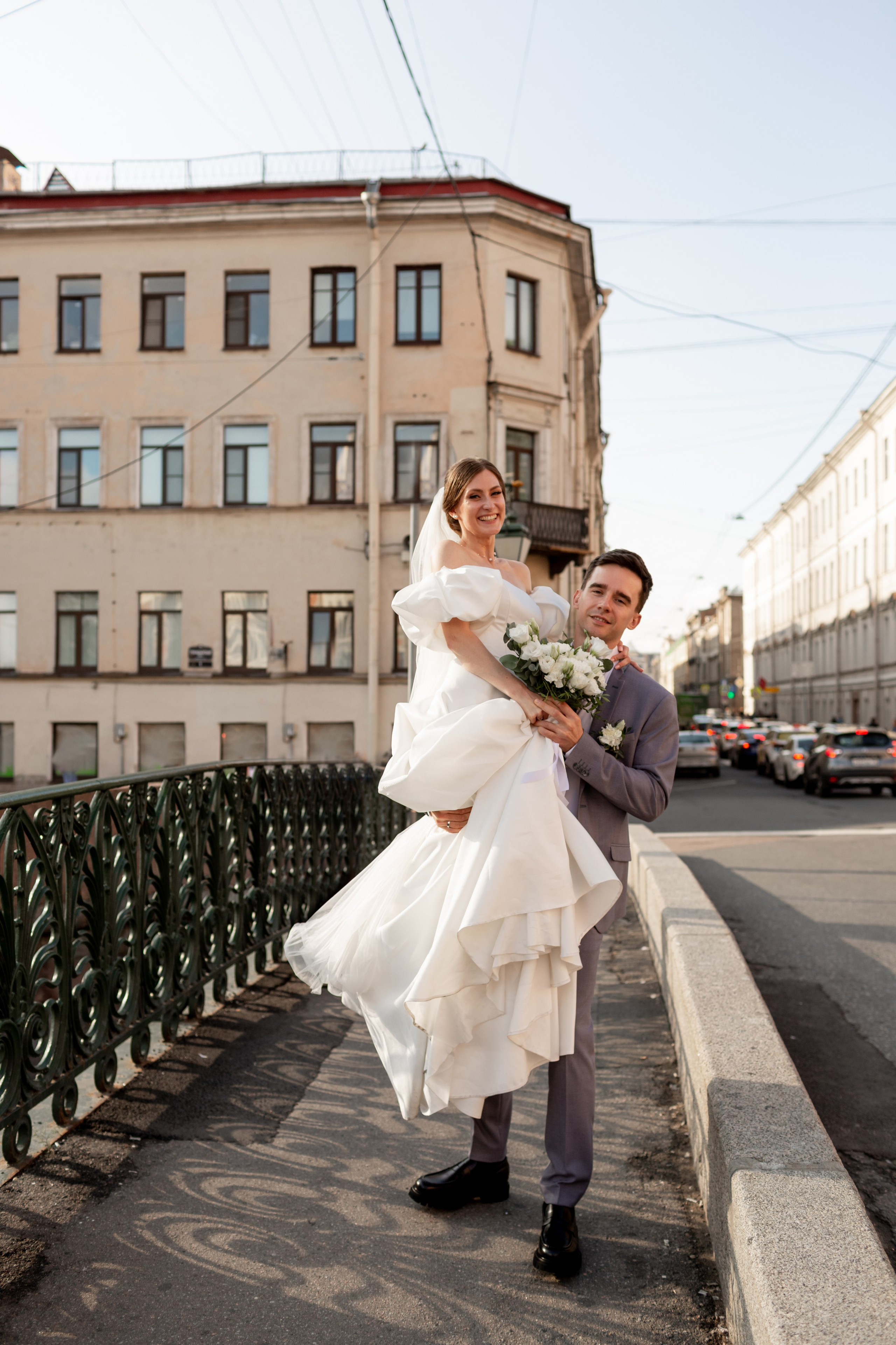 Свадебная фотопрогулка в Санкт-Петербурге. Свадебный фотограф Кирилл Белый