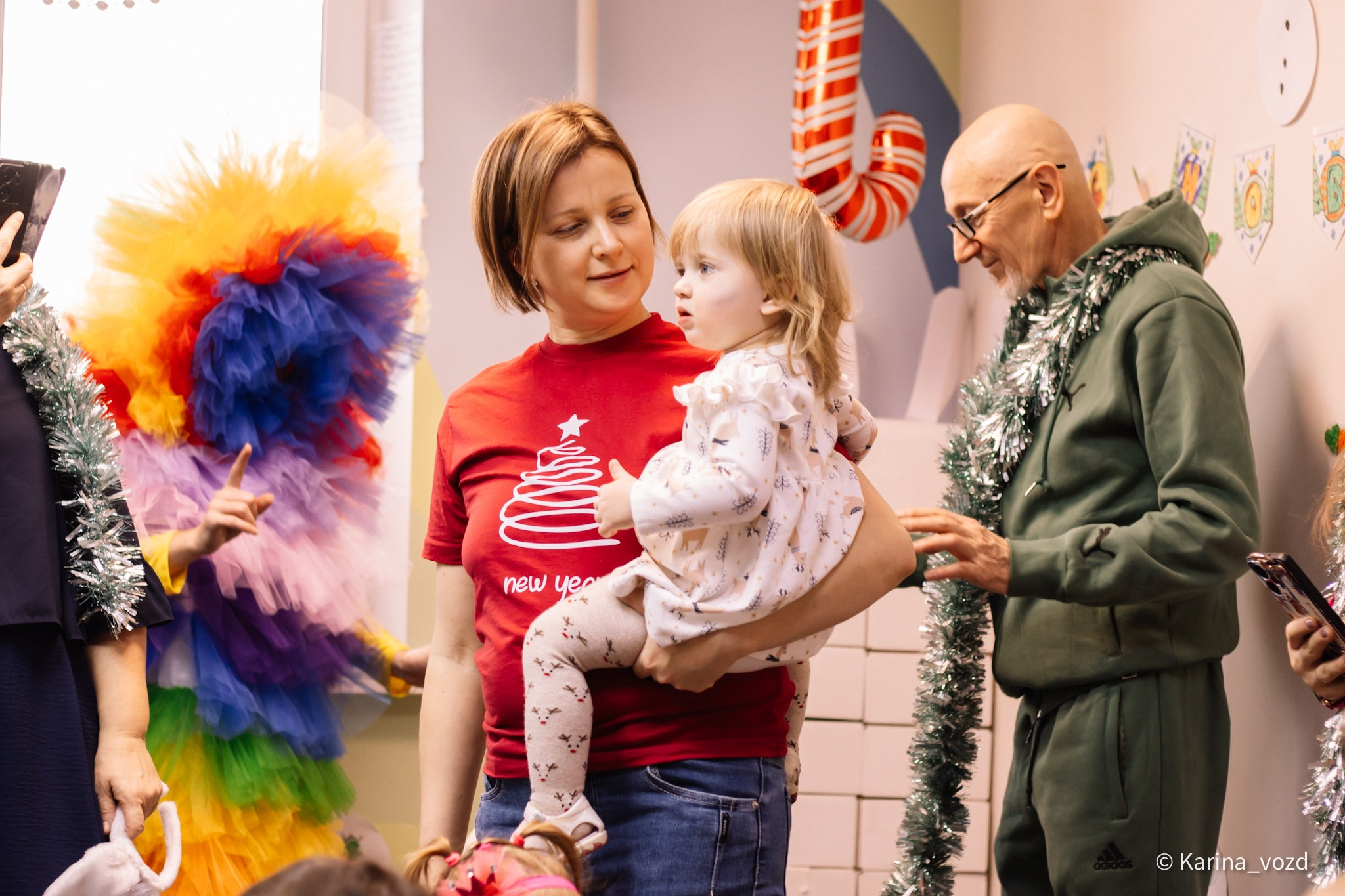 Новогодняя елочка для малышей в творческом бюро «Зеленая груша». Репортажный фотограф в Москве и Зеленограде Karina-vozd