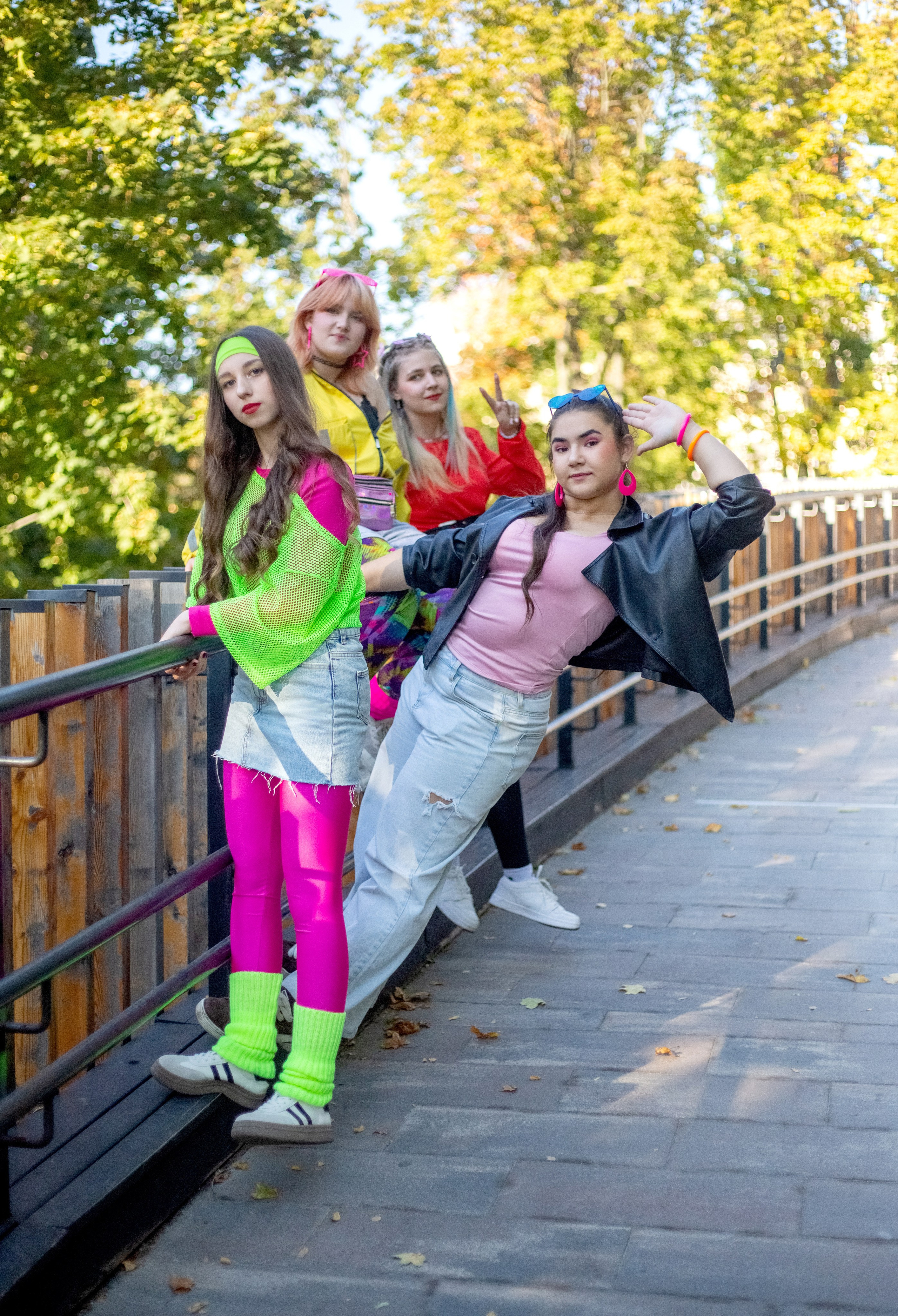 Курбатовская СОШ — в стиле 90-х парк Орленок. Выпускные альбомы Воронеж от Веры Соколовой