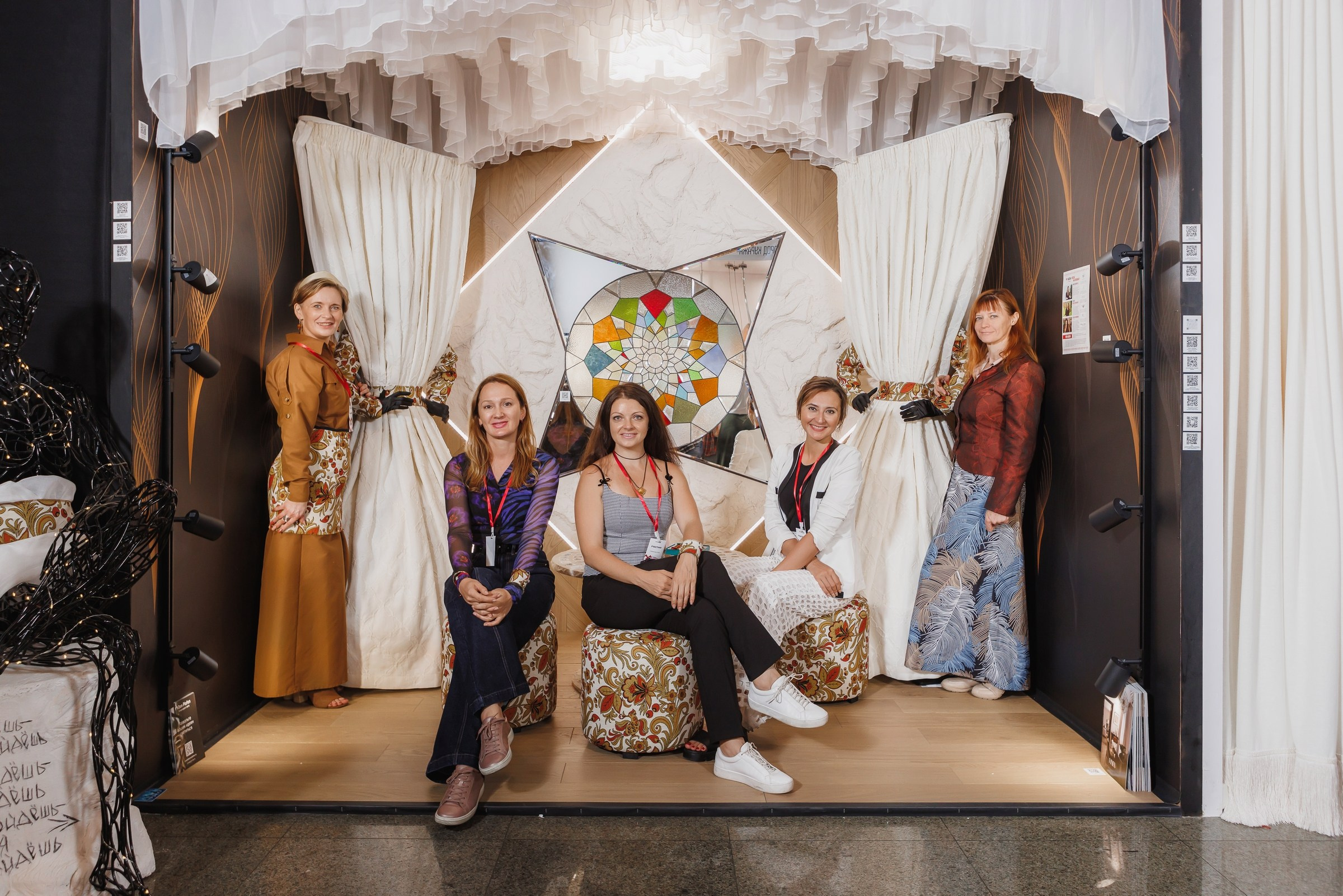 Фотоочёт работы интерьерной выставки «Русский дом». Фотограф на выставку в Москве