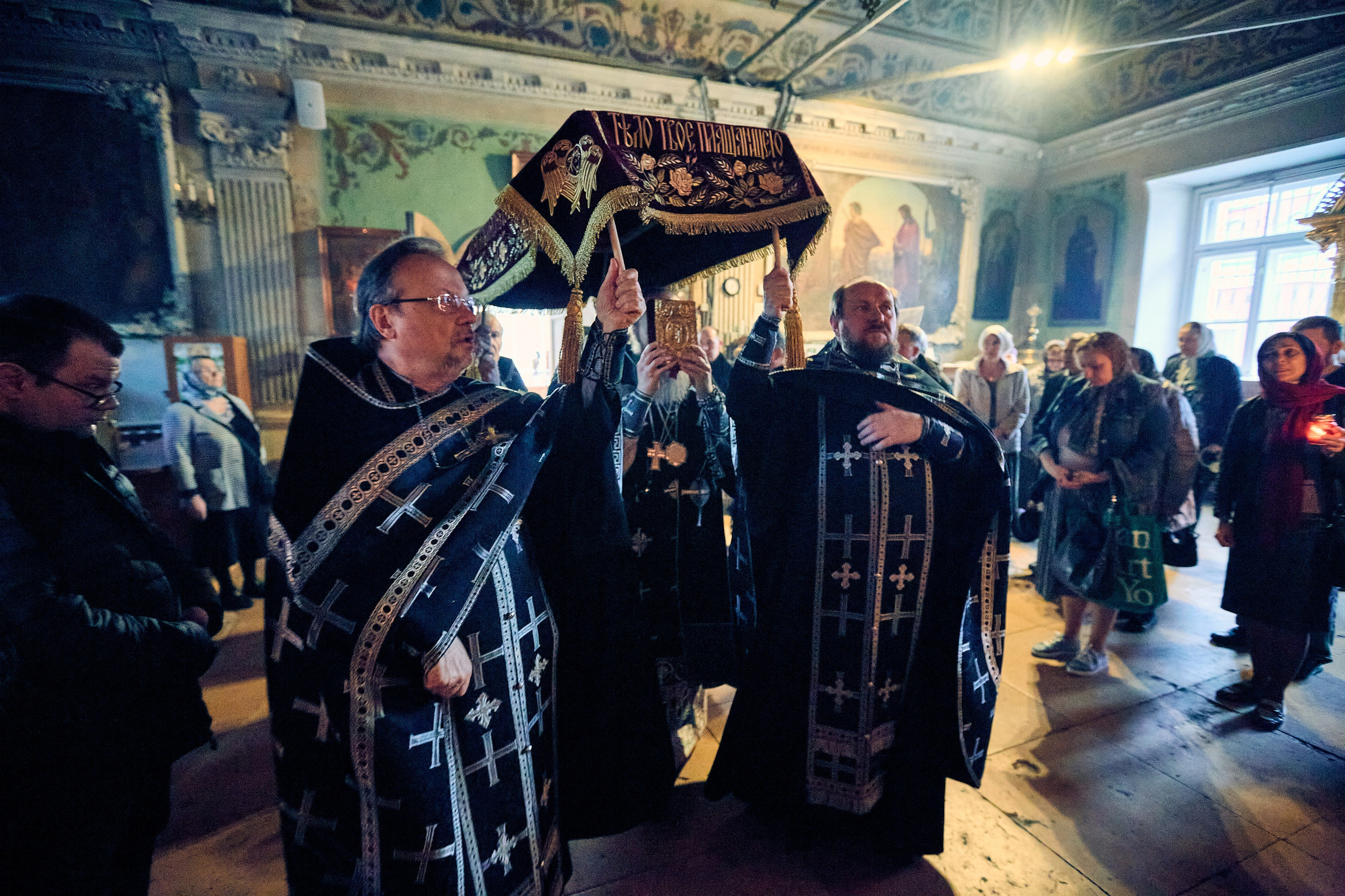 Утреня. Погребение Спасителя. DMITRY MOISEENKO — фотограф, художник, топ-стилист