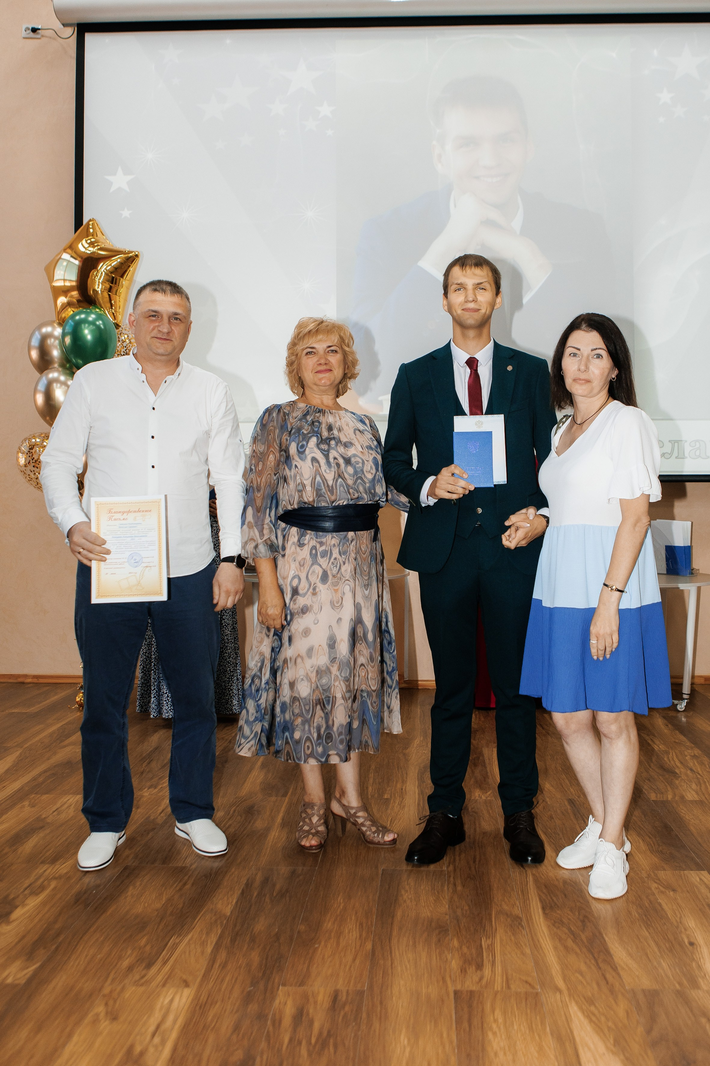 Выпускной Гимназия 12 2024 г. Свадебный и портретный Фотограф в Липецке Дмитрий Котюков