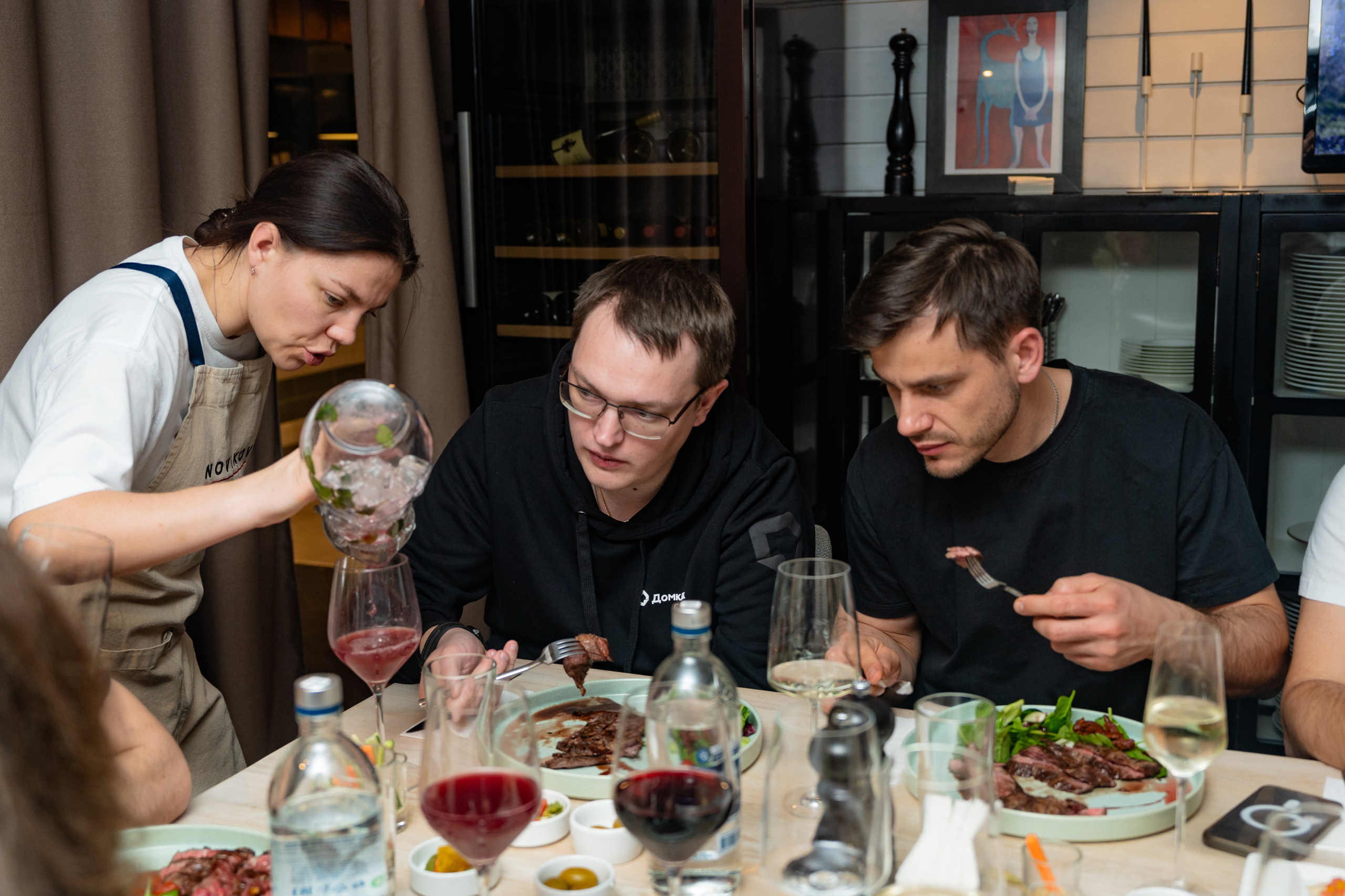 NOVIKOV SCHOOL — Умами зал. Фотограф Никита Комаров