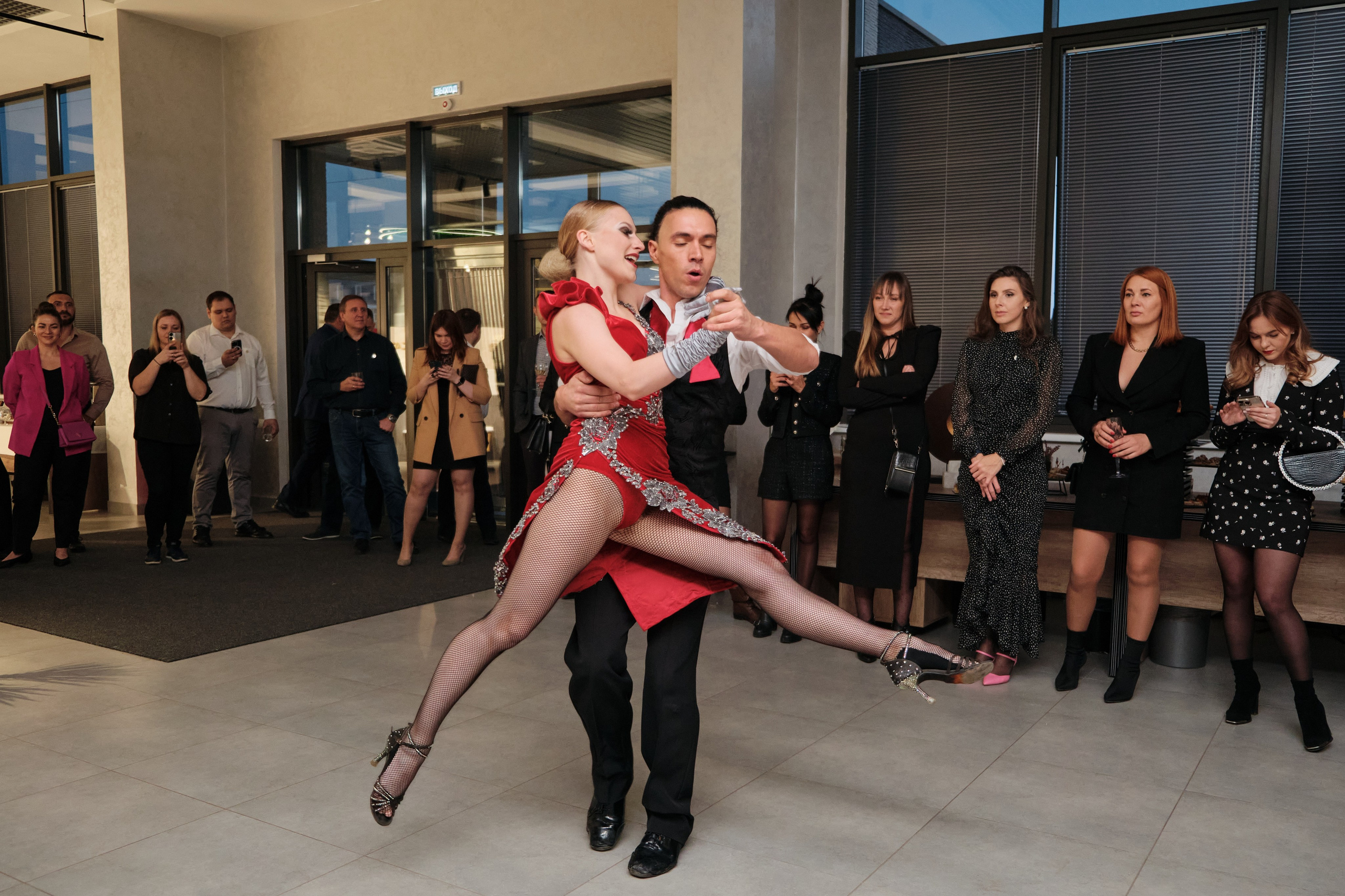 Открытие салона 100 градусов. Антон Ив