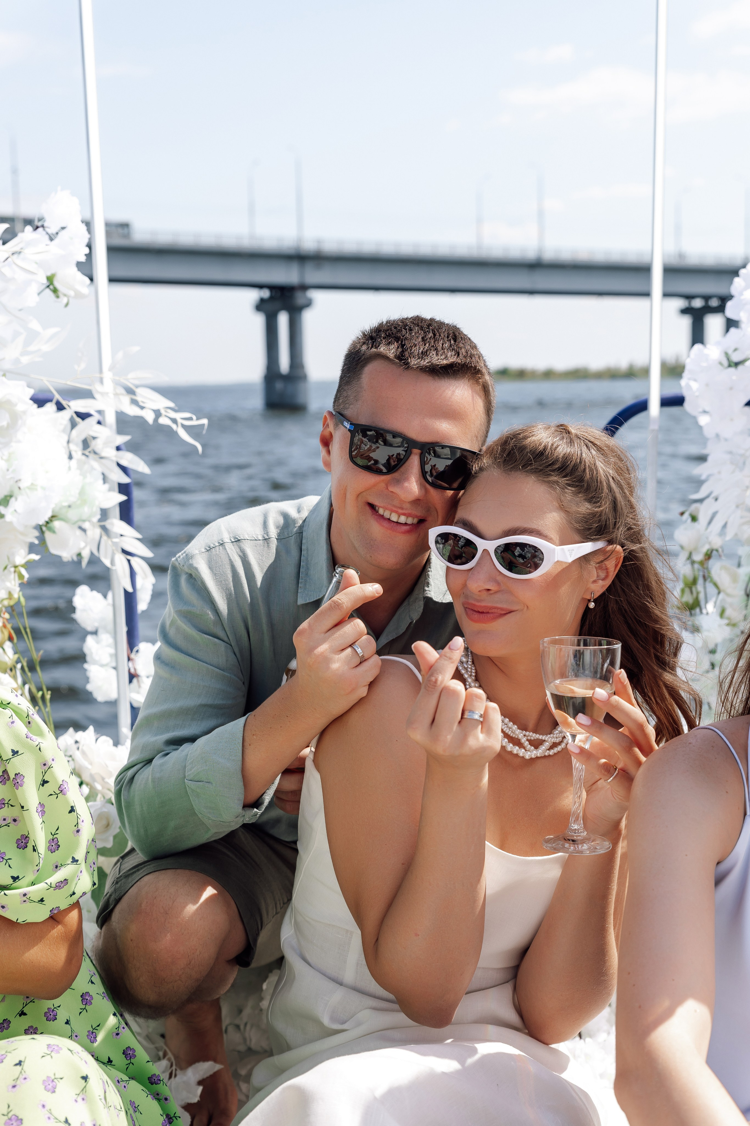 Александра и Геннадий. Яхта. Свадебный фотограф в Саратове