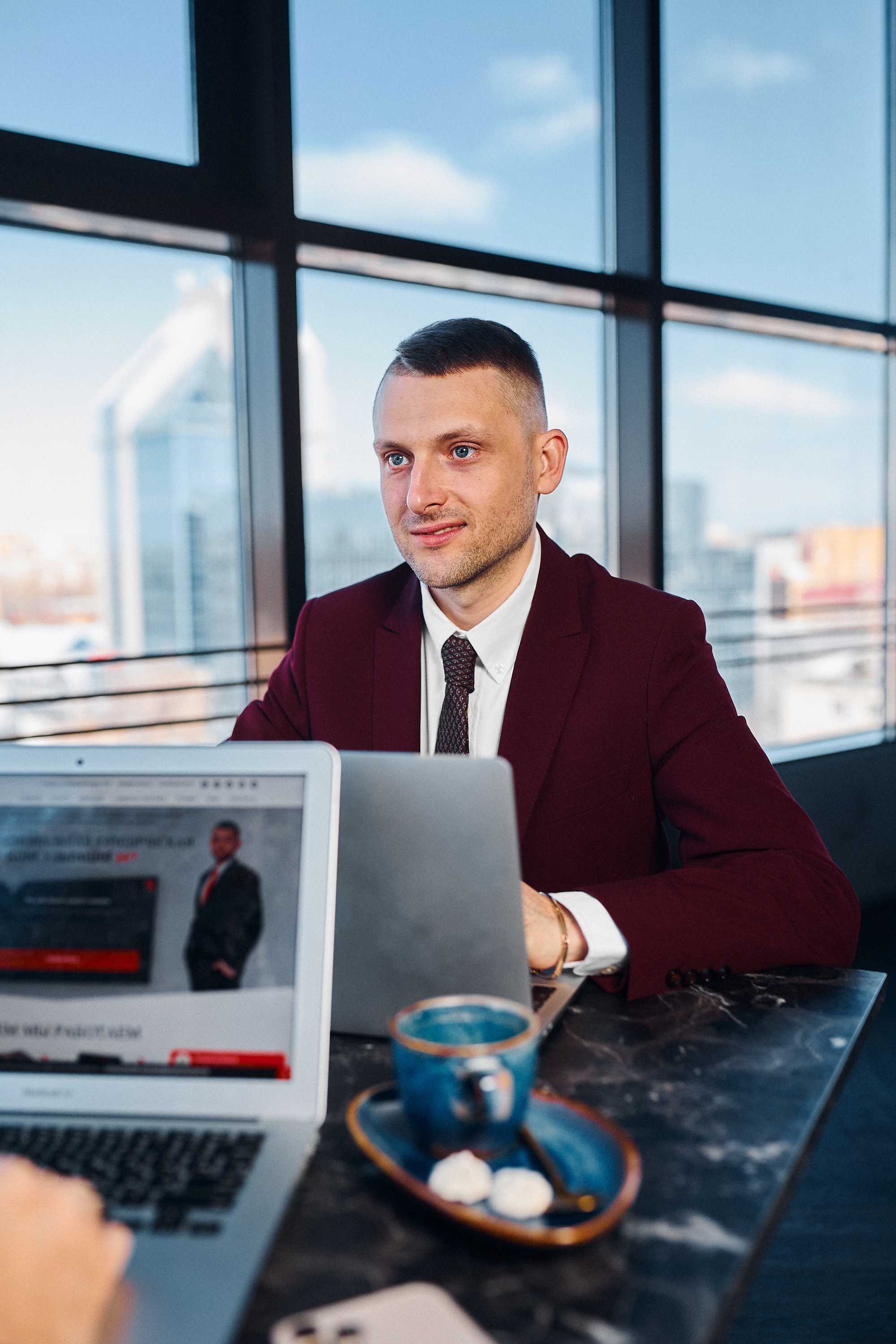 Деловой портрет. Бизнес портрет Аэросъемка Интерьерная съемка Тюмень