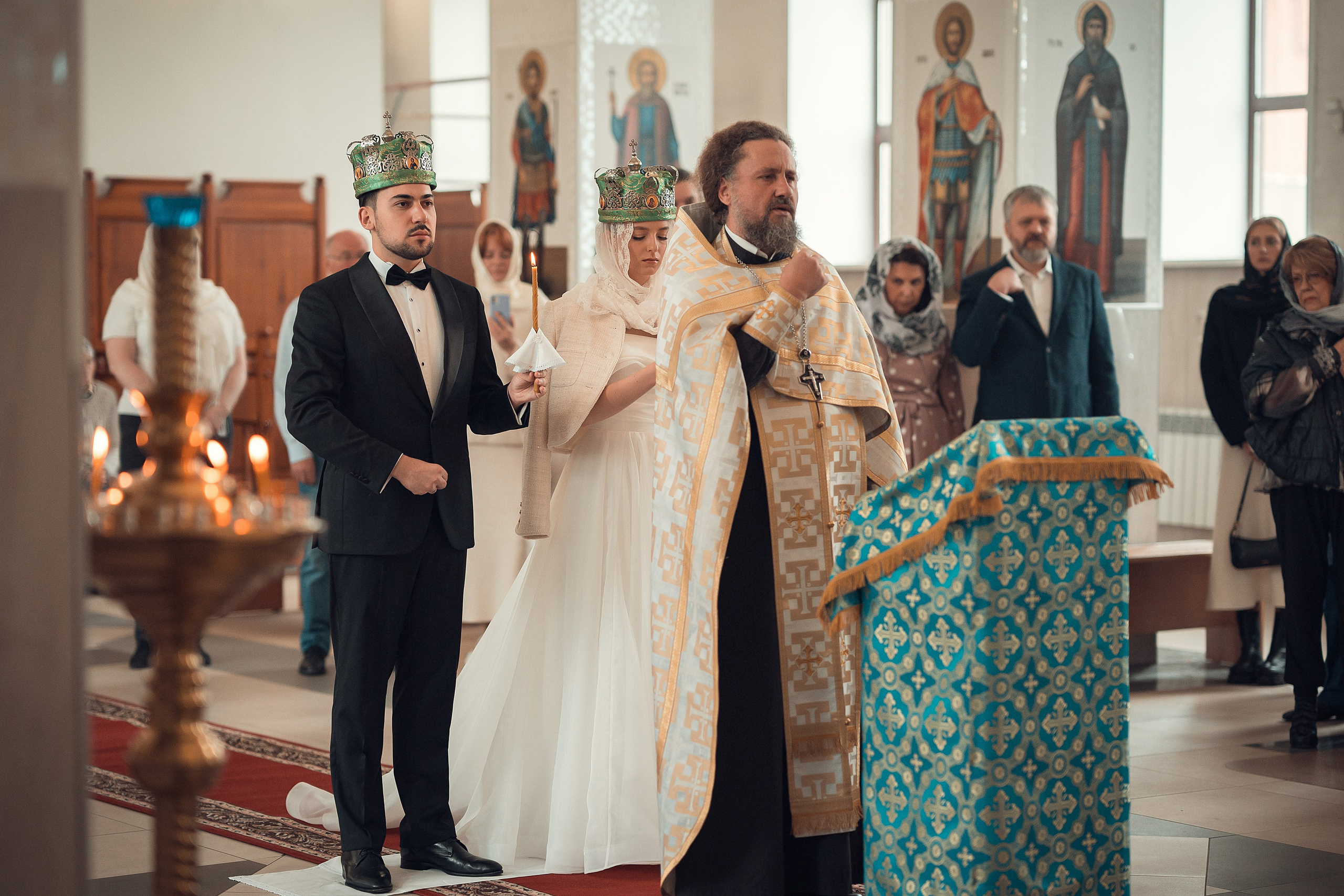 Таинство Венчания Ивана и Полины Храм Феодора Тирона. Фотограф на Крещение и Венчание в Красноярске Рамазанова Юлия
