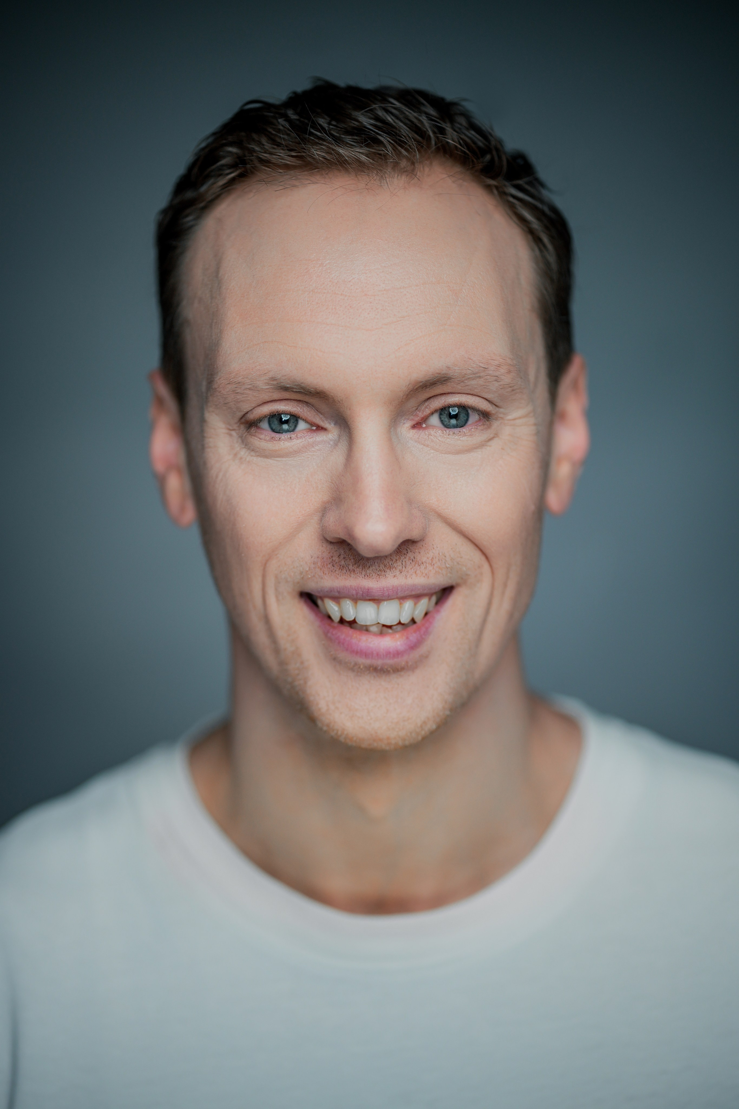 Актёр Игорь Коростылёв. Портретная съемка в Москве, студийный фотограф Игорь Фомин