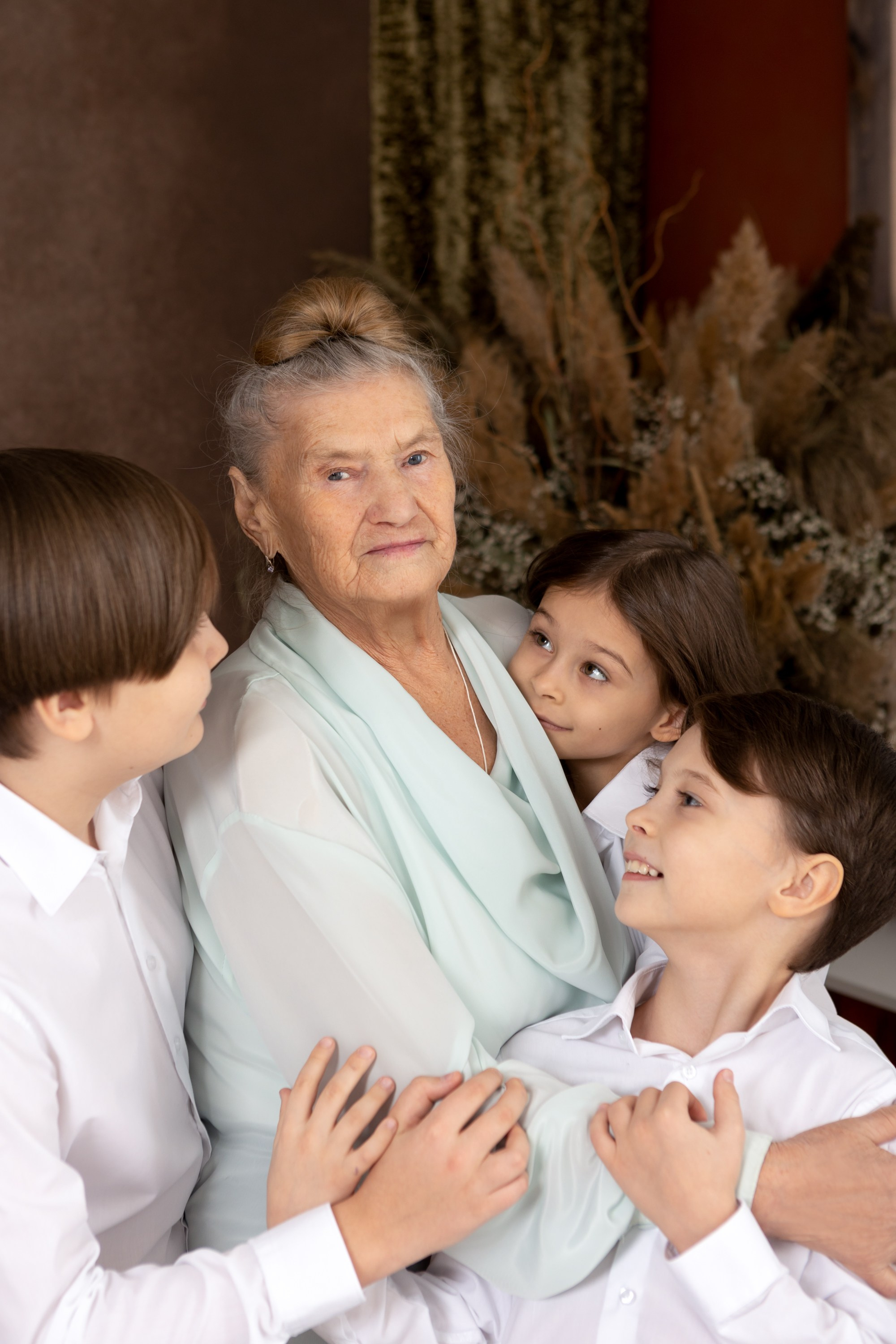 Семейная фотосессия в студии. Фотограф в Оренбурге. Профессиональный фотограф