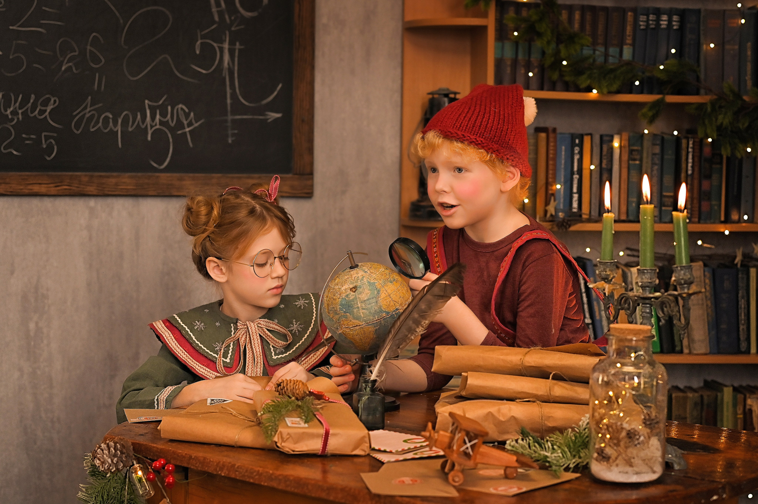 Добрые волшебники готовят новогодние подарки. Фотографы крещения/венчания  Красноярск Татьяна и Вячеслав Переваловы