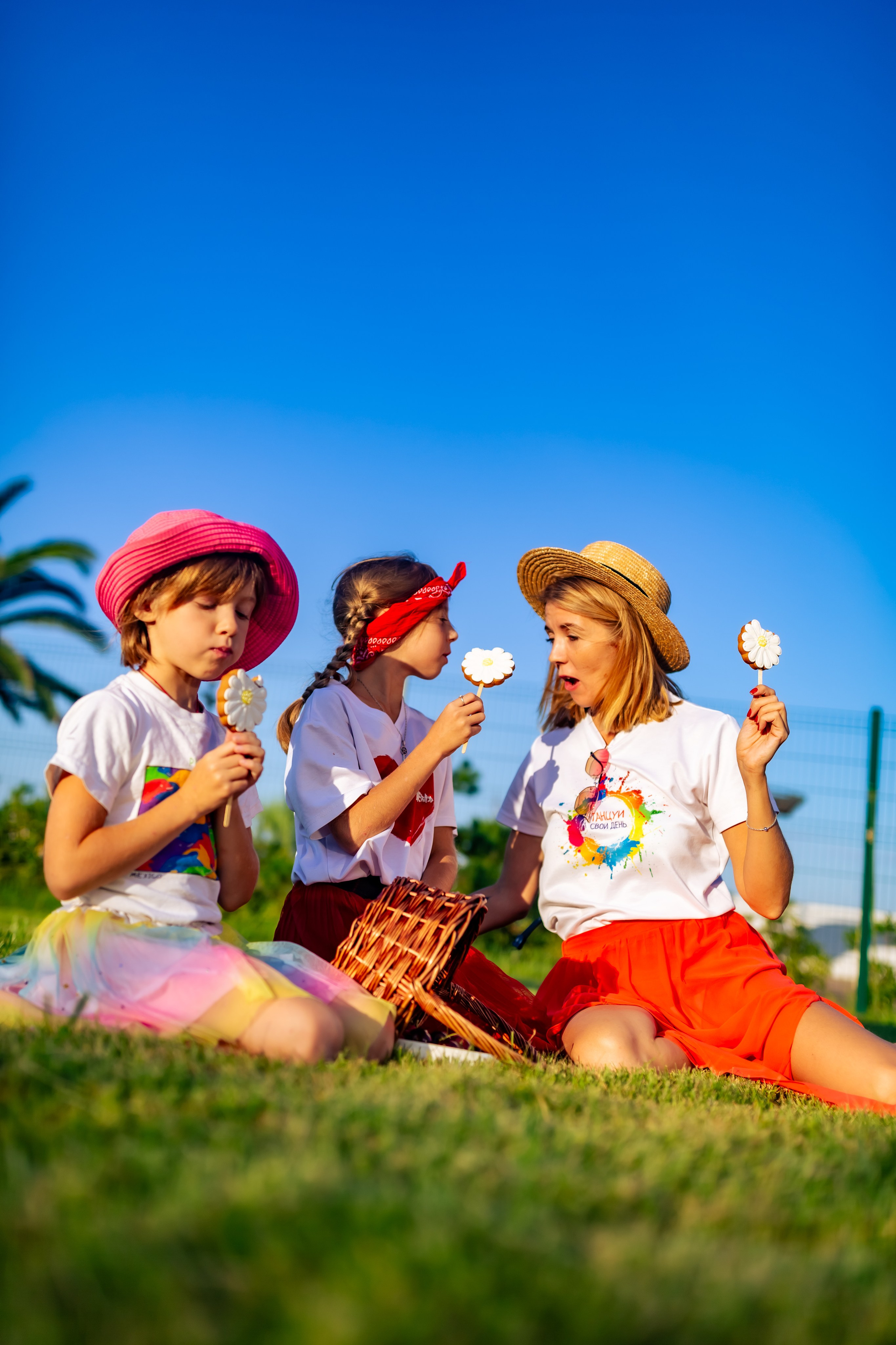 Семейная фотосессия у моря. Контент фотограф для экспертов в соцсетях Алена Собора Москва