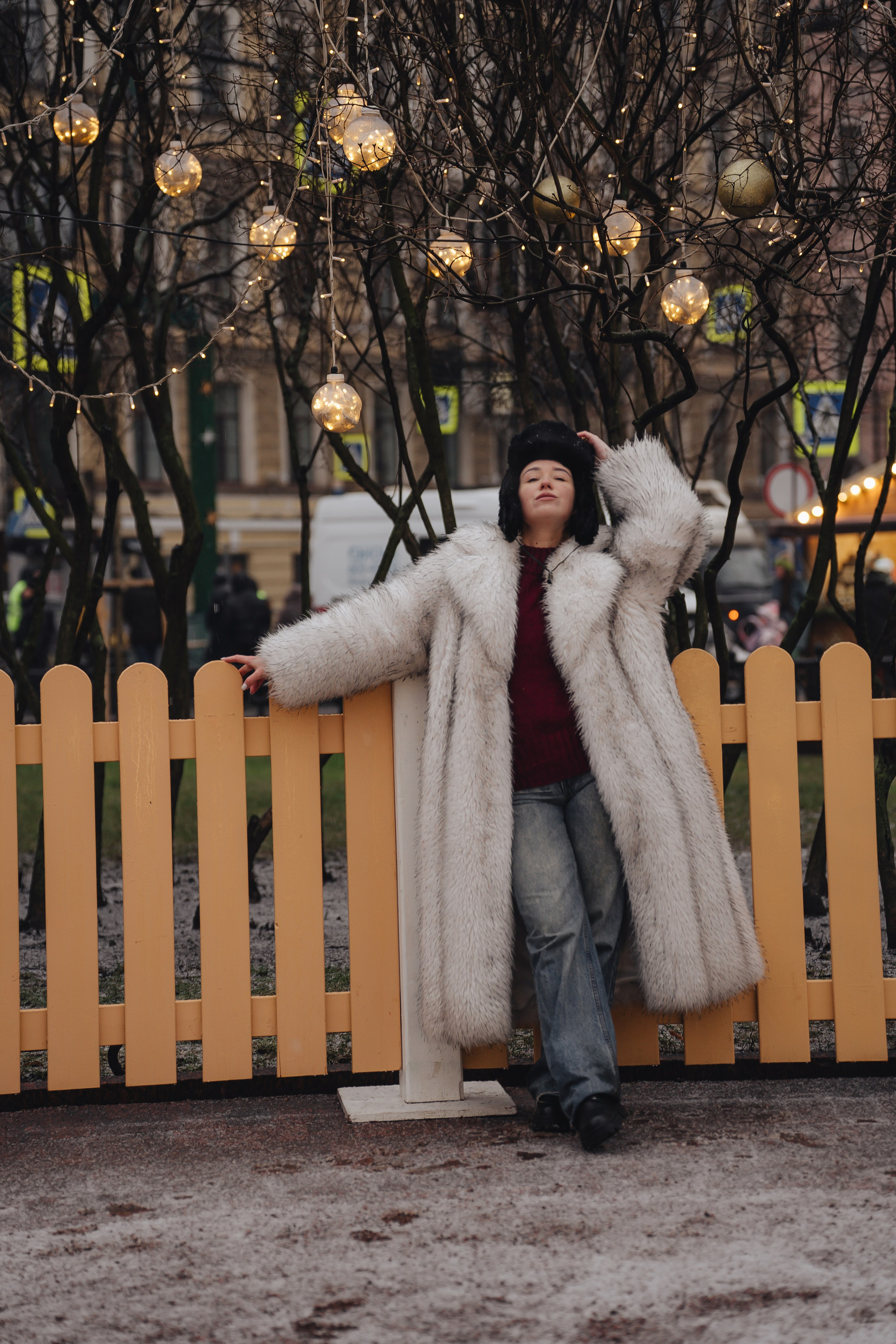 ПРОГУЛКА НА МАНЕЖНОЙ ПЛОЩАДИ ДЛЯ ДЕВУШКИ ПЕРЕД НОВЫМ ГОДОМ (НОВОГОДНЯЯ ФОТОСЕССИИЯ НА МАНЕЖНОЙ ПЛОЩАДИ). Профессиональный фотограф, Санкт-Петербург — Виктория Богомолова