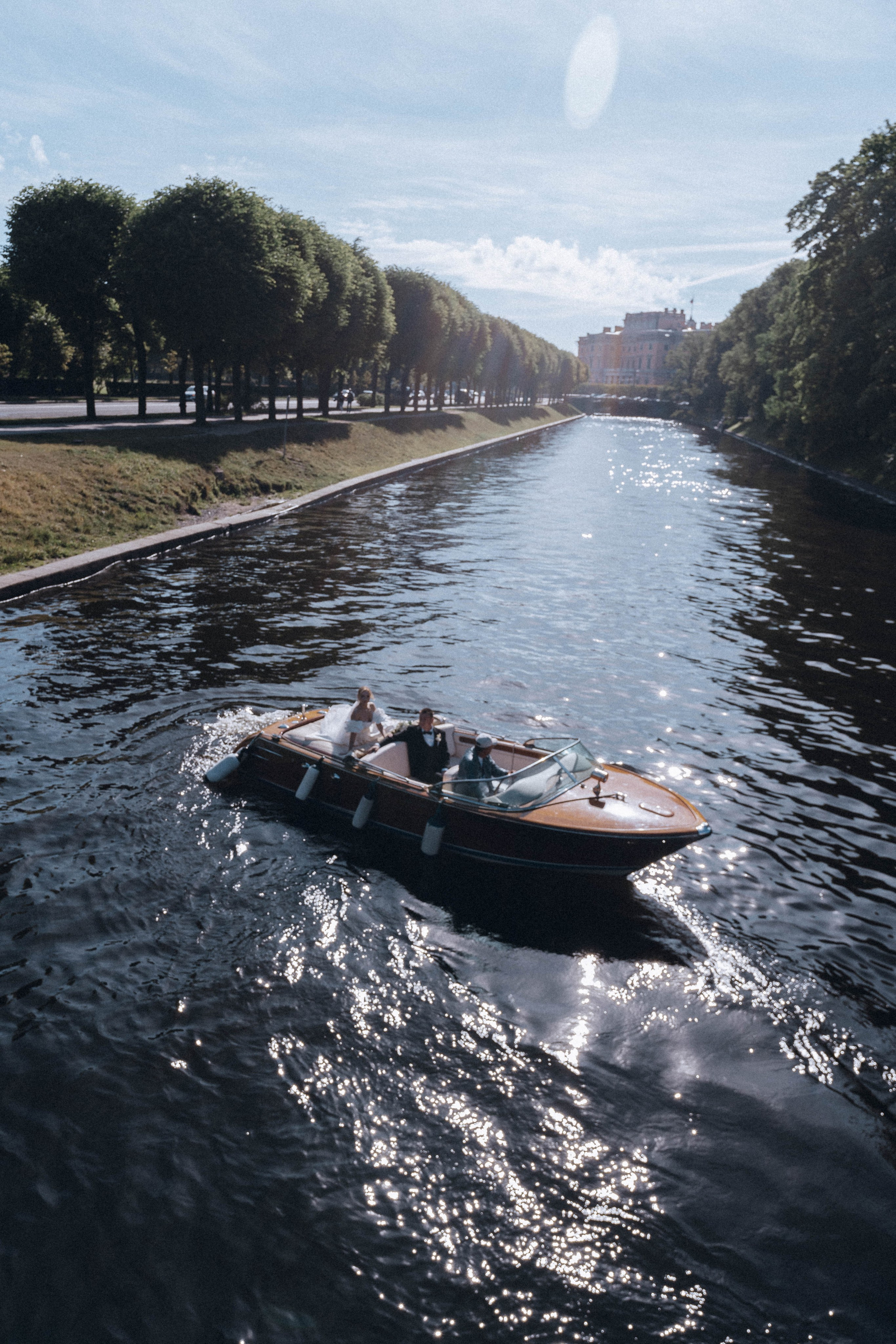 СВАДЕНБНАЯ СЬЕМКА НА КАТЕРЕ ПО КАНАЛАМ САНКТ-ПЕТЕРБУРГА И В АКВАТОРИИ НЕВЫ. Профессиональный фотограф, Санкт-Петербург — Виктория Богомолова