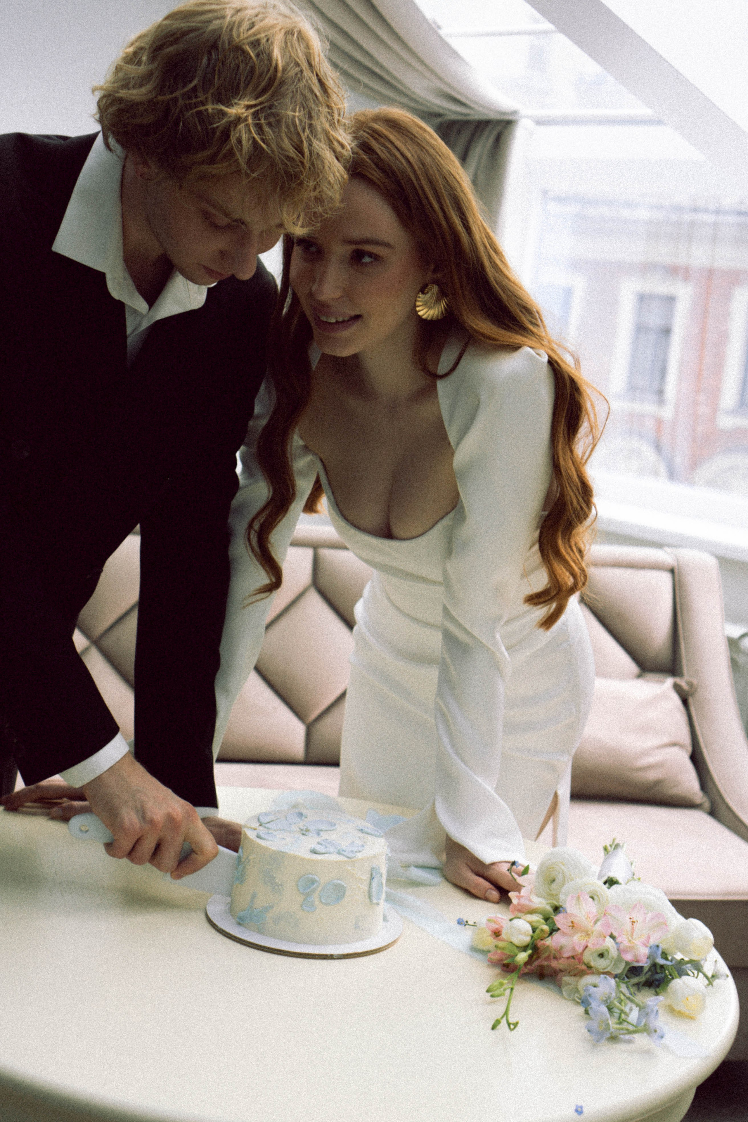 СВАДЕБНАЯ СЬЕМКА В ОТЕЛЕ. СБОРЫ ЖЕНИХА И НЕВЕСТЫ И ТАКЖЕ ТОР И ПОДГОТОВКА К ПРОГУЛКЕ. Профессиональный фотограф, Санкт-Петербург — Виктория Богомолова