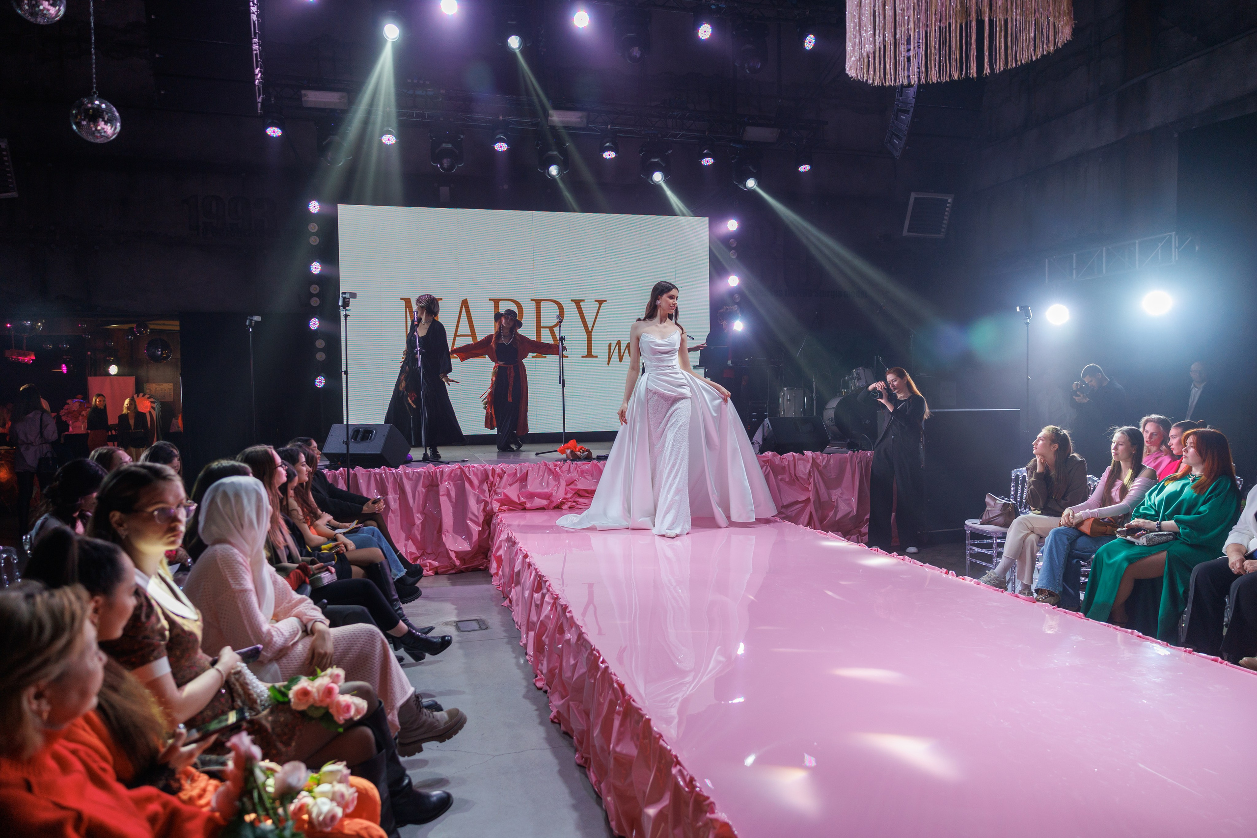 Показ Gabiano & Marry me. Свадебный и семейный фотограф Казань