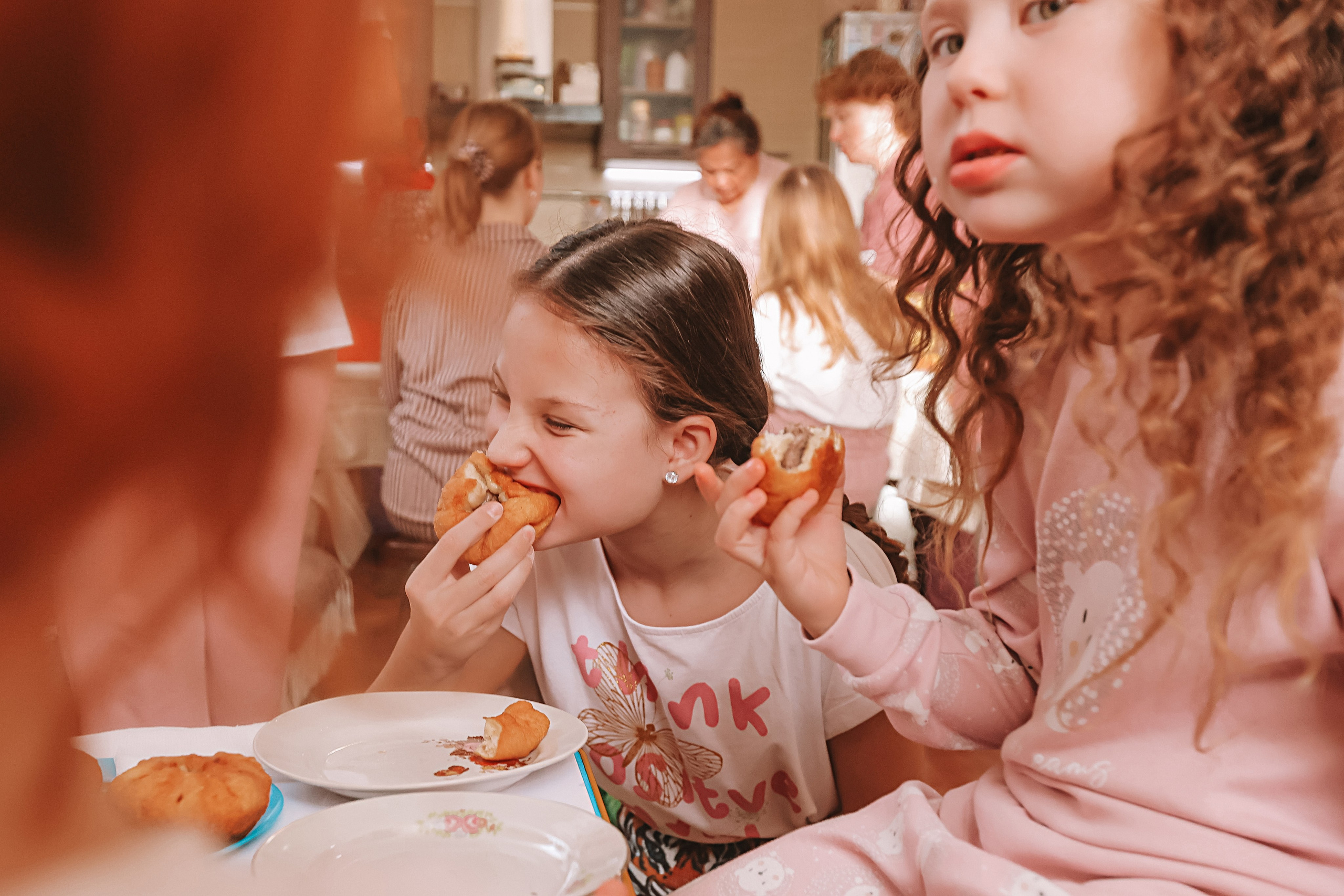 Большая семья репортаж. Семейный фотограф Тюмень, фотограф на роды Салмина Мария