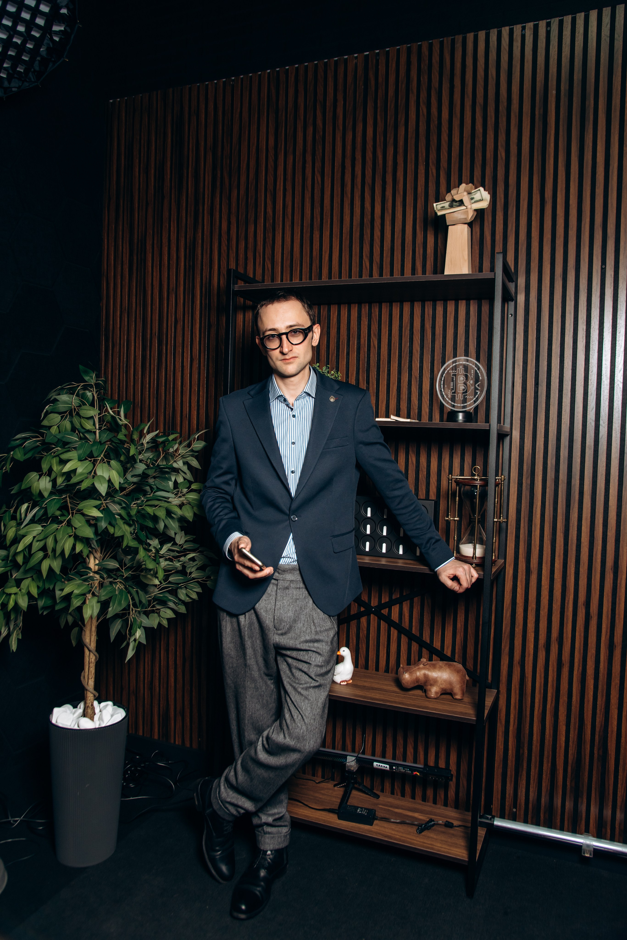 #деловойпортрет #бизнеспортрет #мужскойпортрет #профессиональныйпортрет #портретнаделовую #headshots #businessheadshot #corporateheadshot #геройнафото #студийнаяфотосессия #портретдлярезюме #портретдляLinkedIn #партнерскиепартнёры #мужскойстиль #деловойобраз