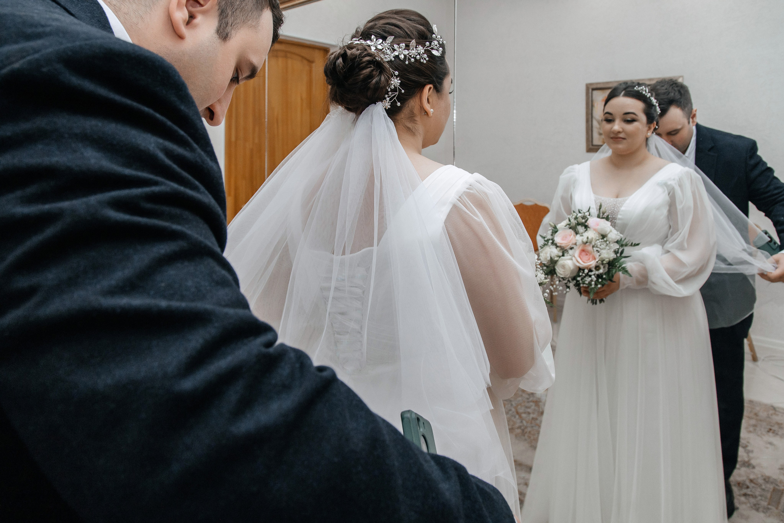 S & E. Street photographer