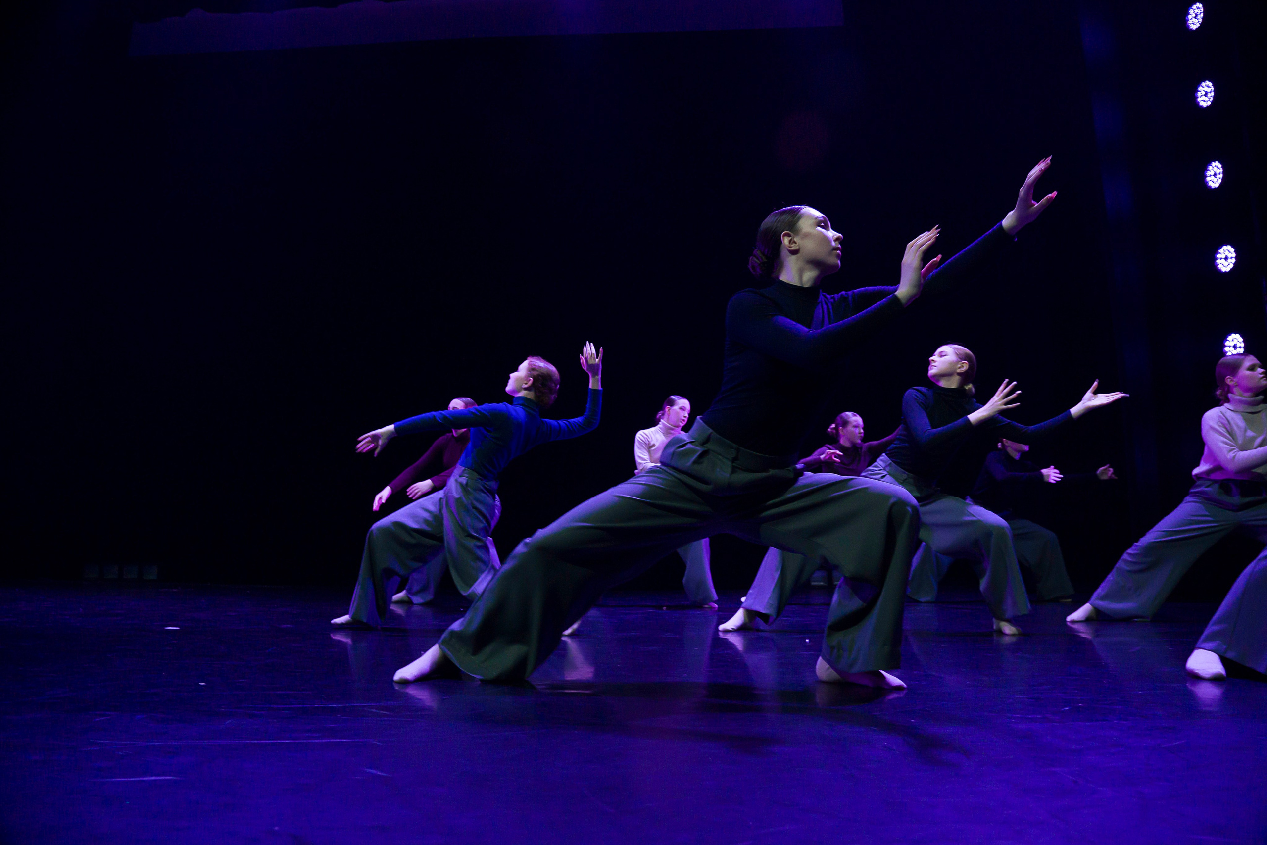 Танцевальное шоу. Фотограф в Санкт-Петербурге. Репортажная и все съёмки для бизнеса