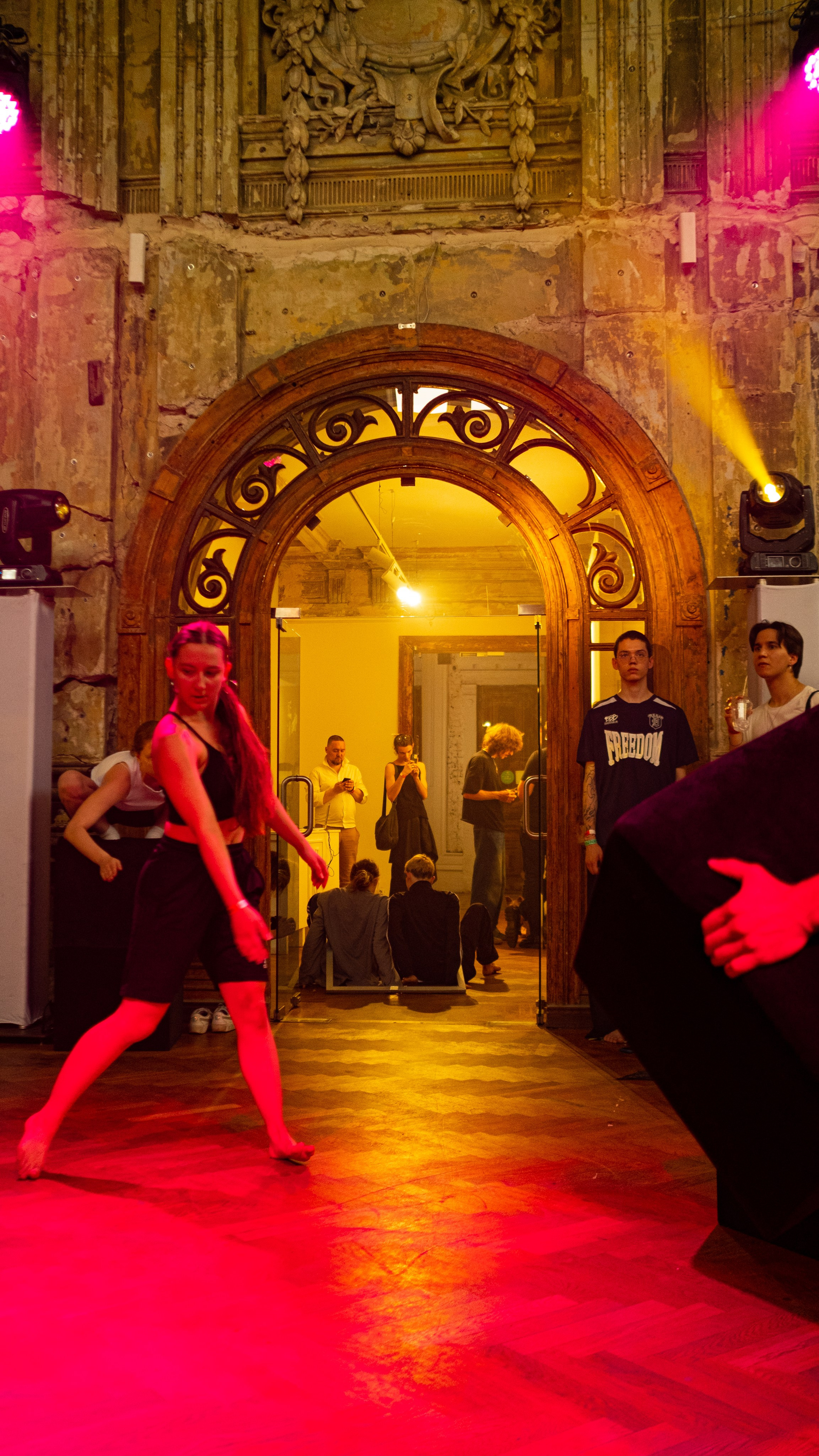 Экспериментальный фестиваль POEZDA. LIYALEE PHOTO