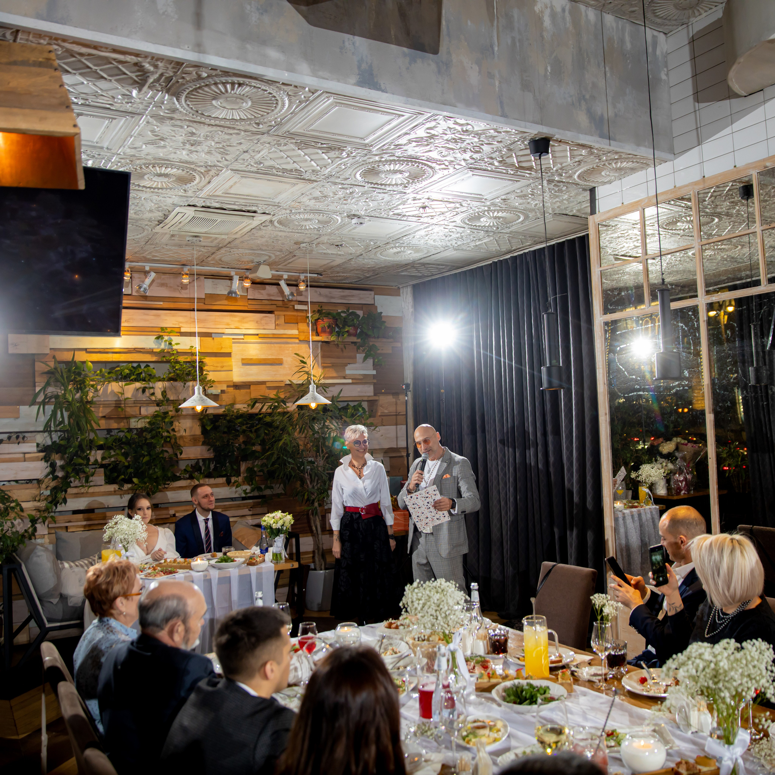 Ведущий на праздник в Москве / Денис Аганин