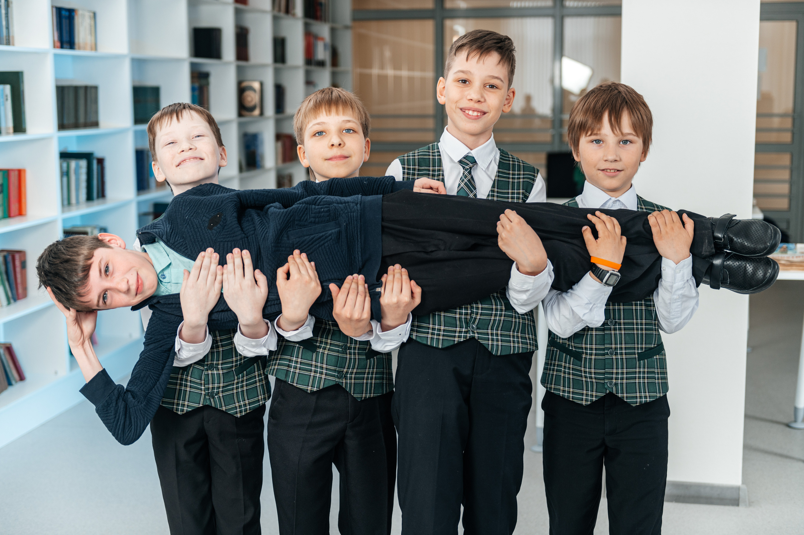 Начальная школа. Современные выпускные альбомы в Новосибирске